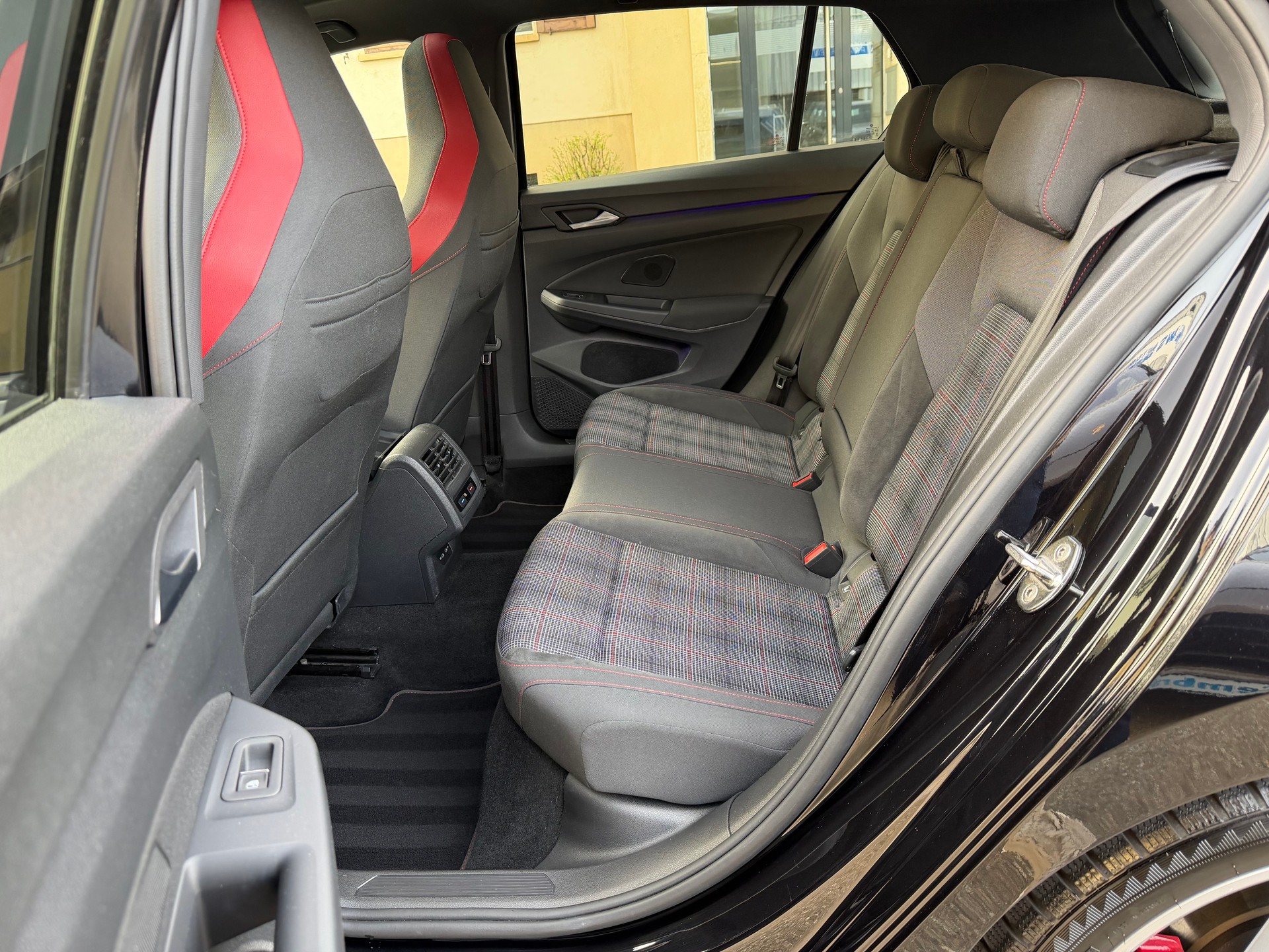 VW Golf 2.0 TSI GTI DSG-image-23