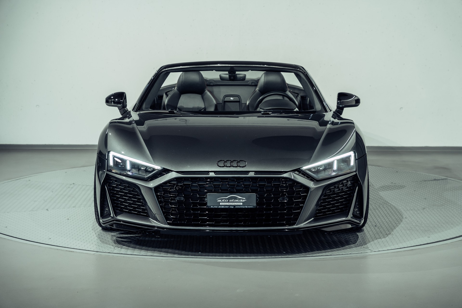 AUDI R8 Spyder performance S-Tronic-image-4