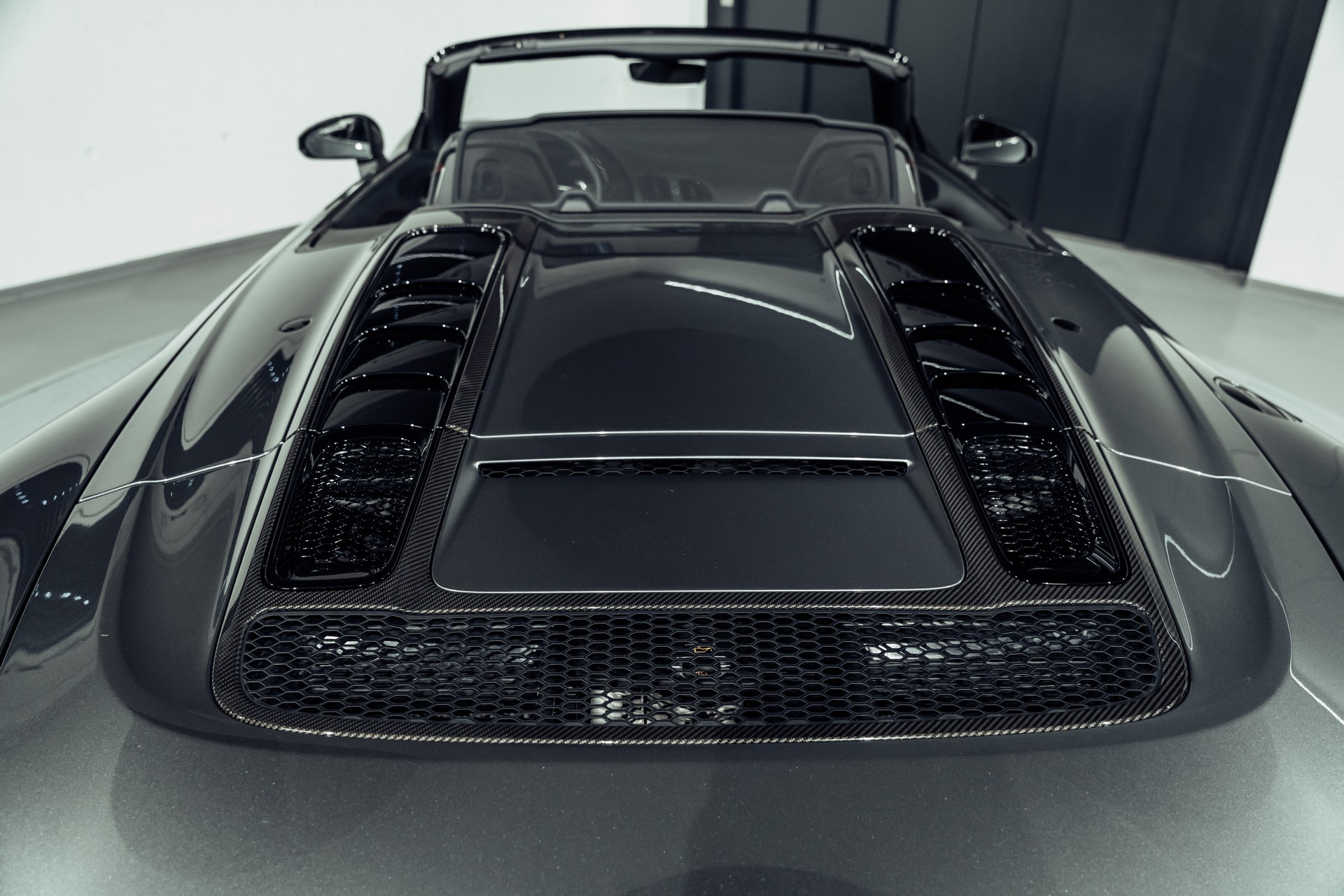 AUDI R8 Spyder performance S-Tronic-image-13