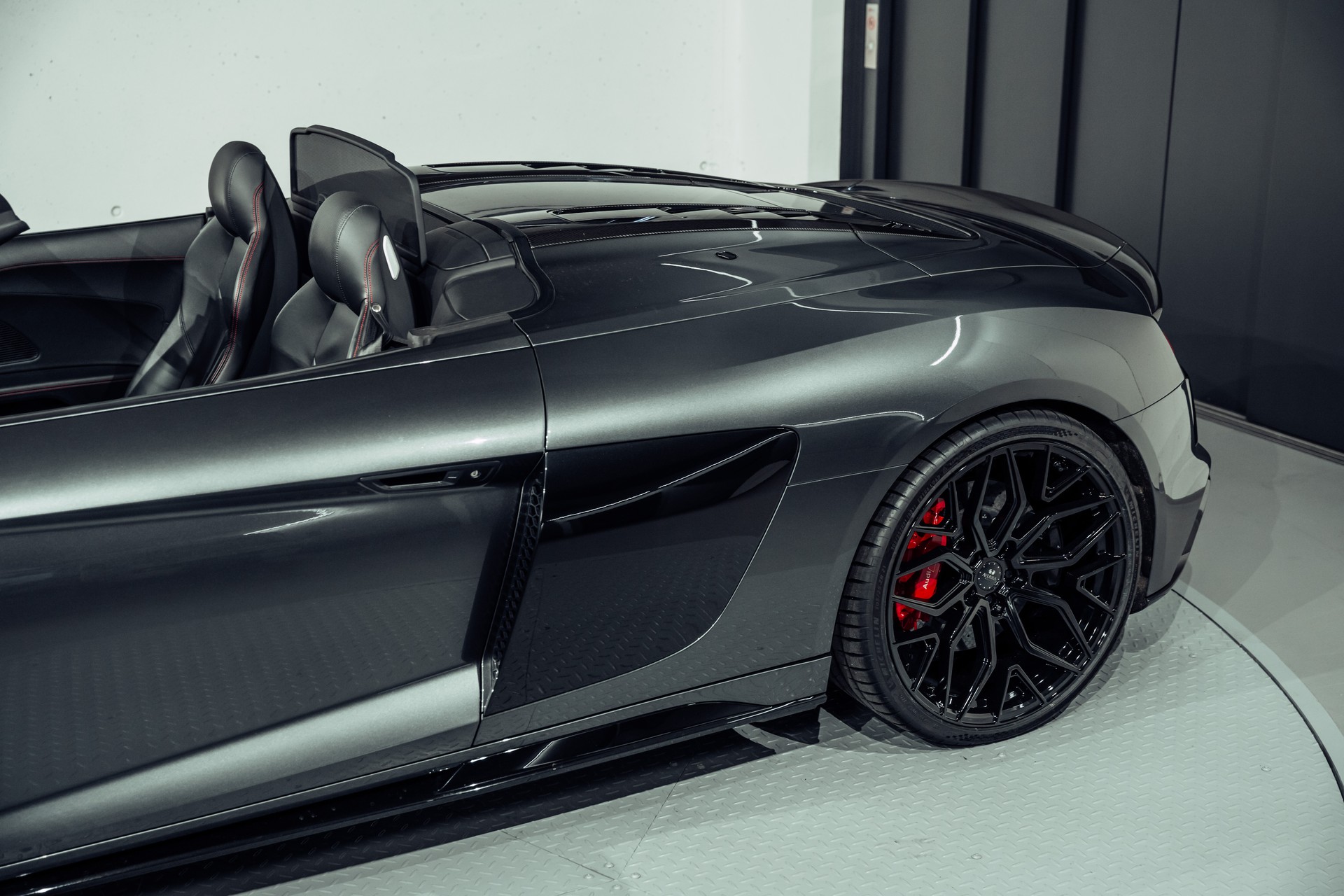 AUDI R8 Spyder performance S-Tronic-image-7