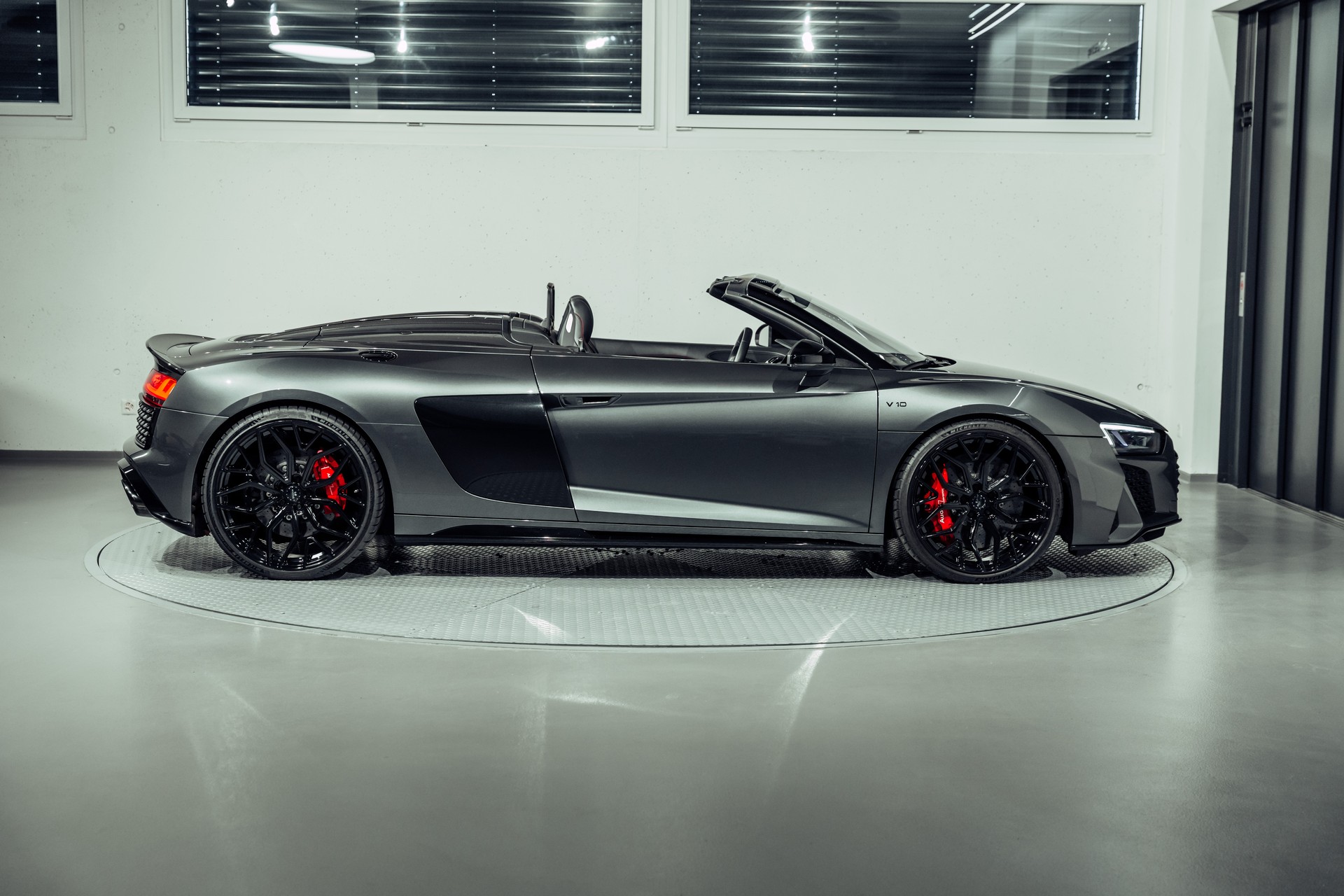 AUDI R8 Spyder performance S-Tronic-image-3