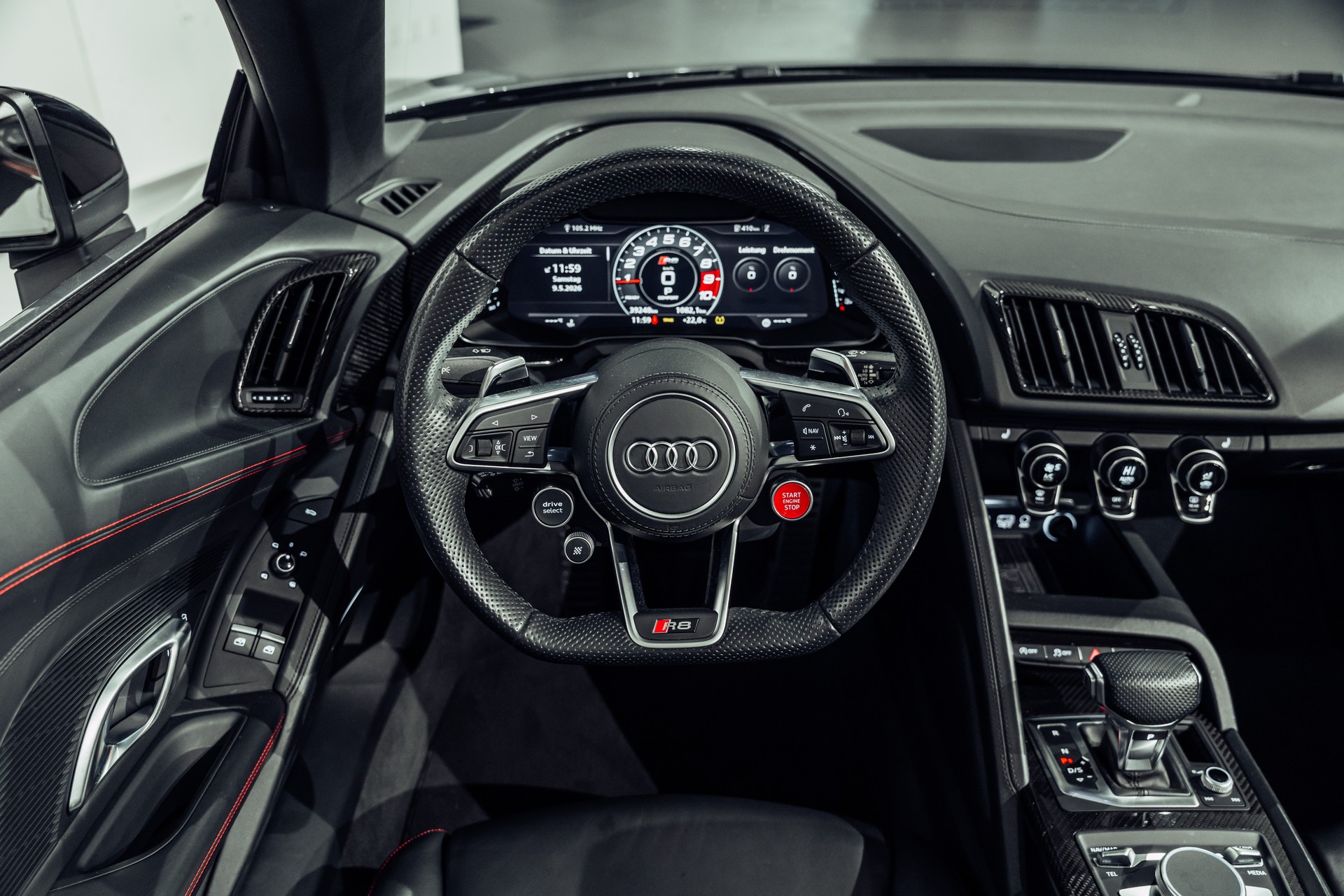 AUDI R8 Spyder performance S-Tronic-image-30