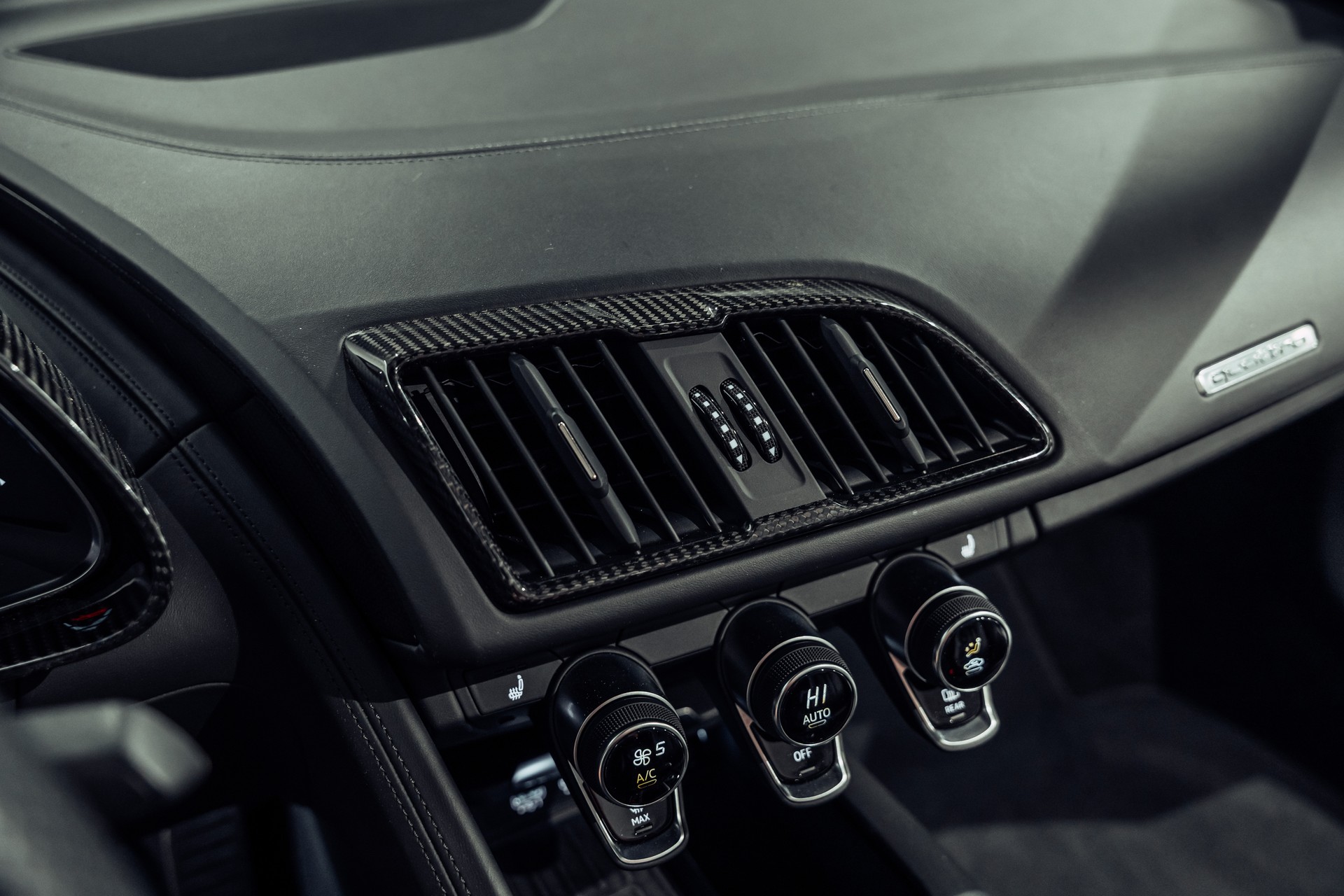 AUDI R8 Spyder performance S-Tronic-image-21