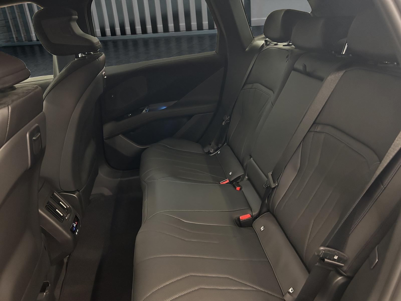 BMW iX3 50 xDrive M Sportpaket-image-14