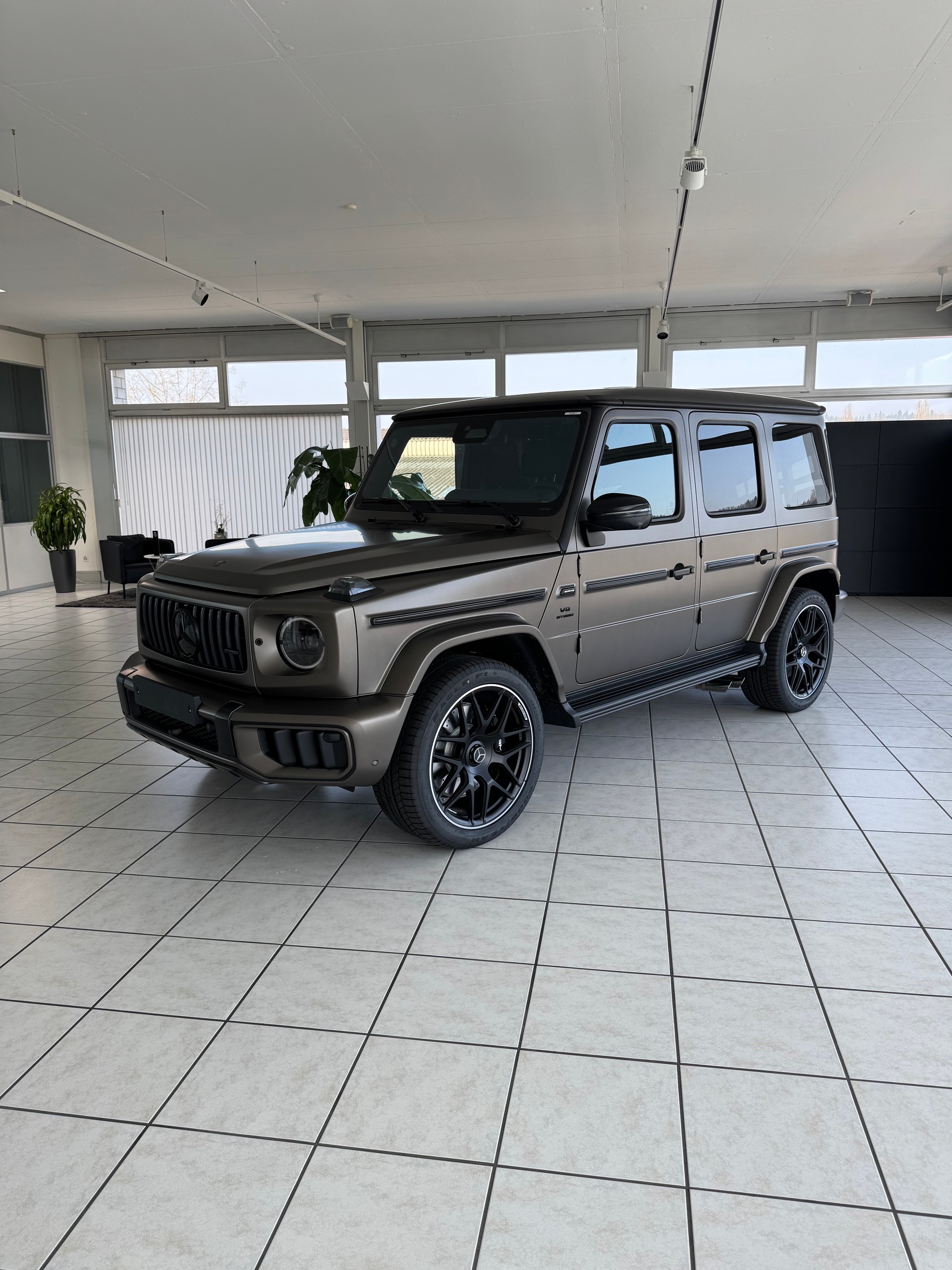 MERCEDES-BENZ G 63 AMG-image-2