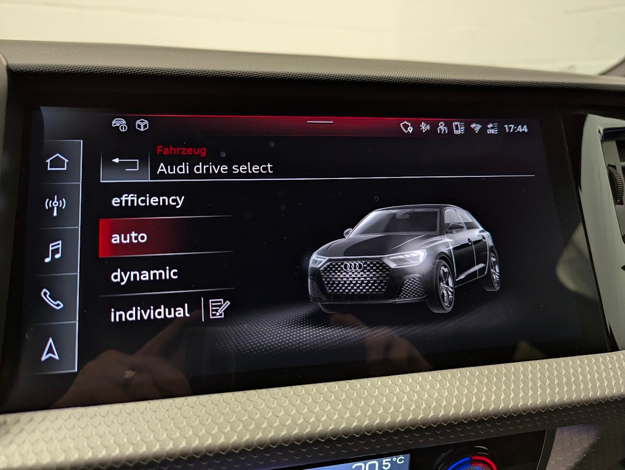 AUDI A1 Sportback 2.0 40 TFSI S Line S-Tronic*5J GAR S-LINE KOMPLETT VOLL-LED DÄMPFER NAVI+ ACC KEYLESS*-image-14