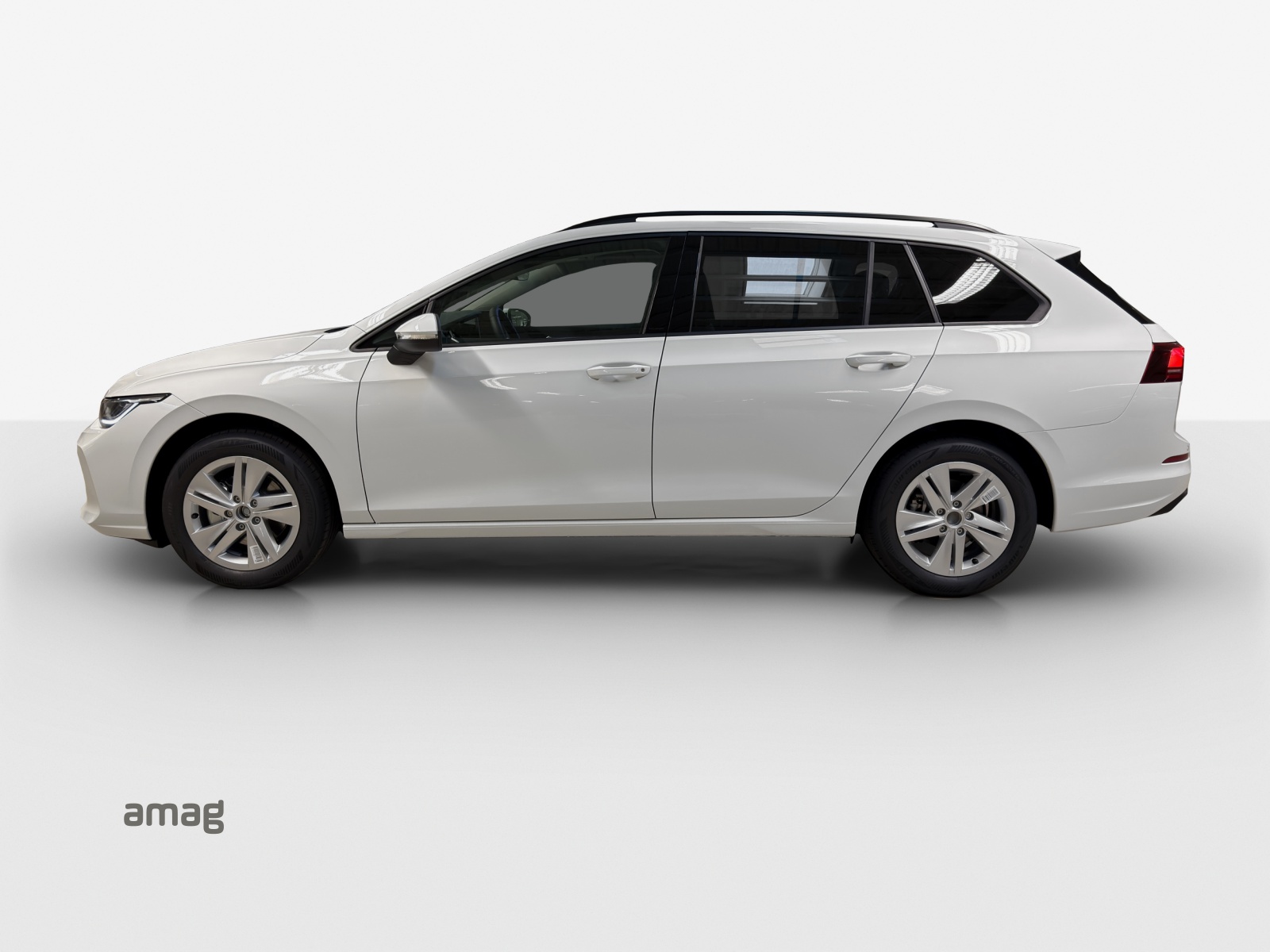 VW Golf Variant 1.5 eTSI mHEV Life-image-1