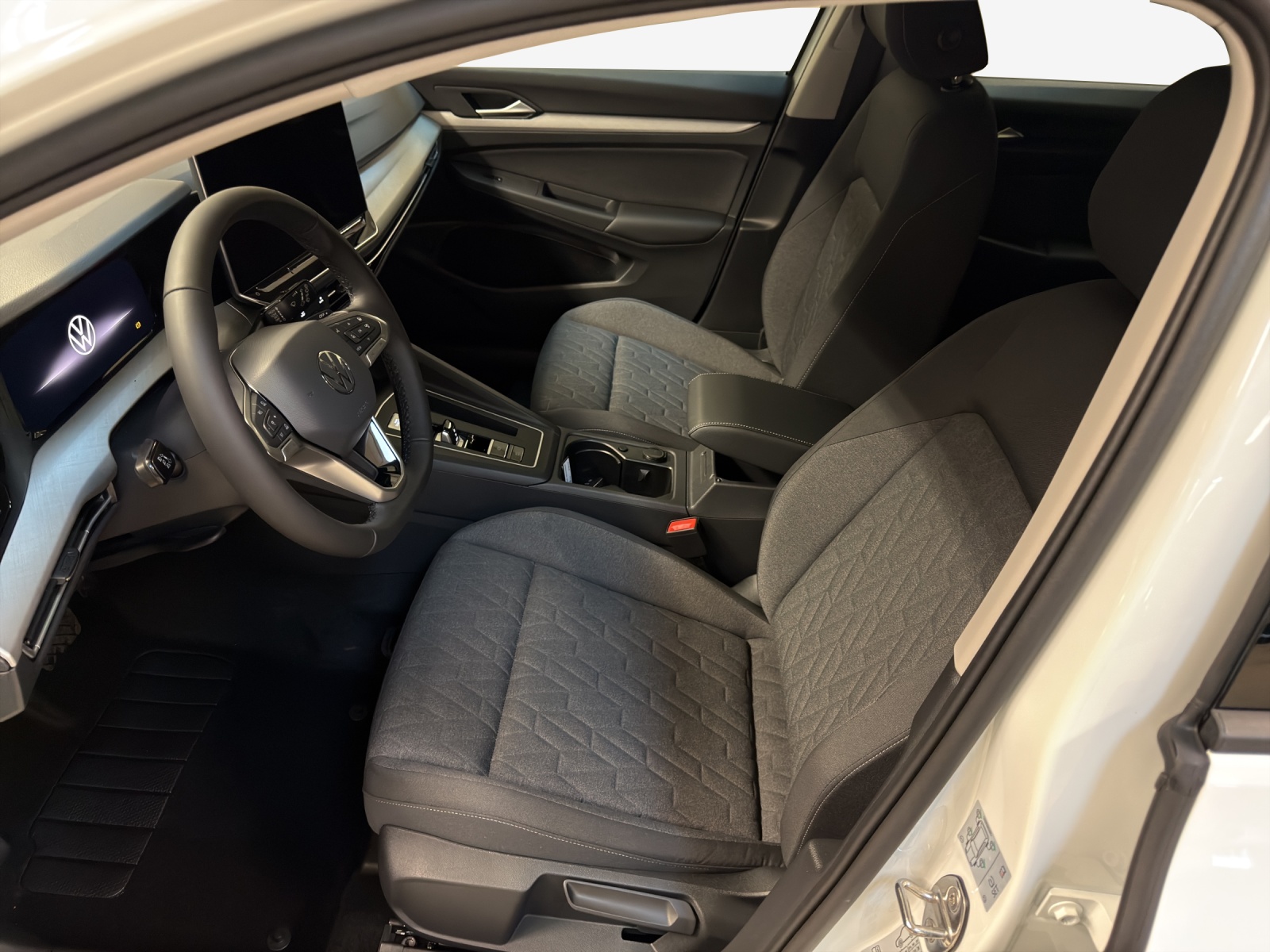 VW Golf Variant 1.5 eTSI mHEV Life-image-7