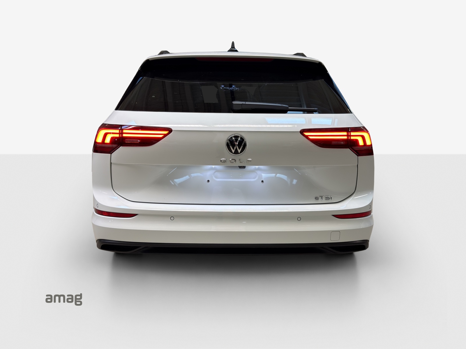 VW Golf Variant 1.5 eTSI mHEV Life-image-3