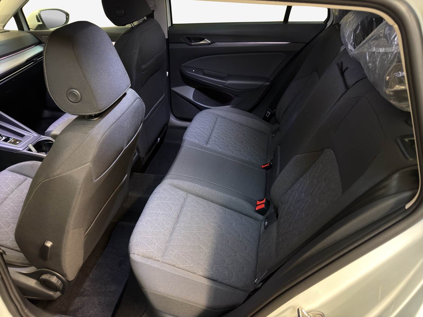 VW Golf Variant 1.5 eTSI mHEV Life-image-11