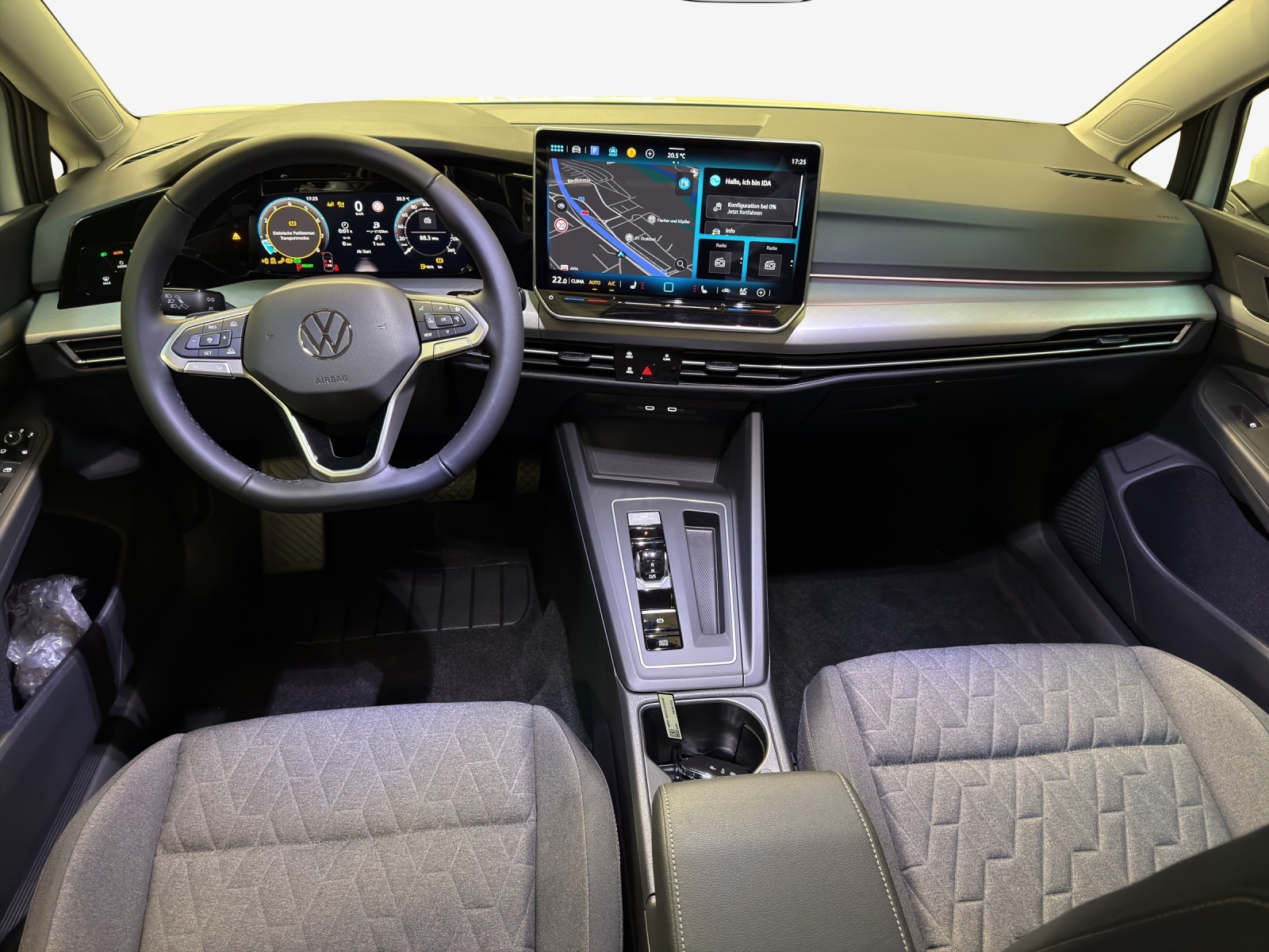 VW Golf Variant 1.5 eTSI mHEV Life-image-8