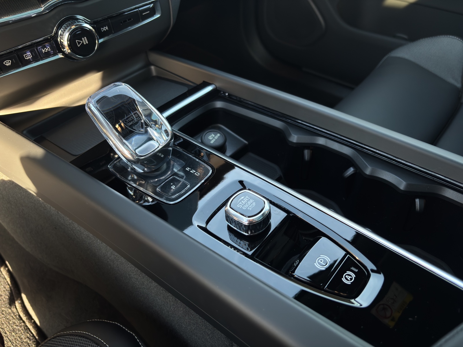 VOLVO XC60 2.0 T8 TE Polestar eAWD-image-13