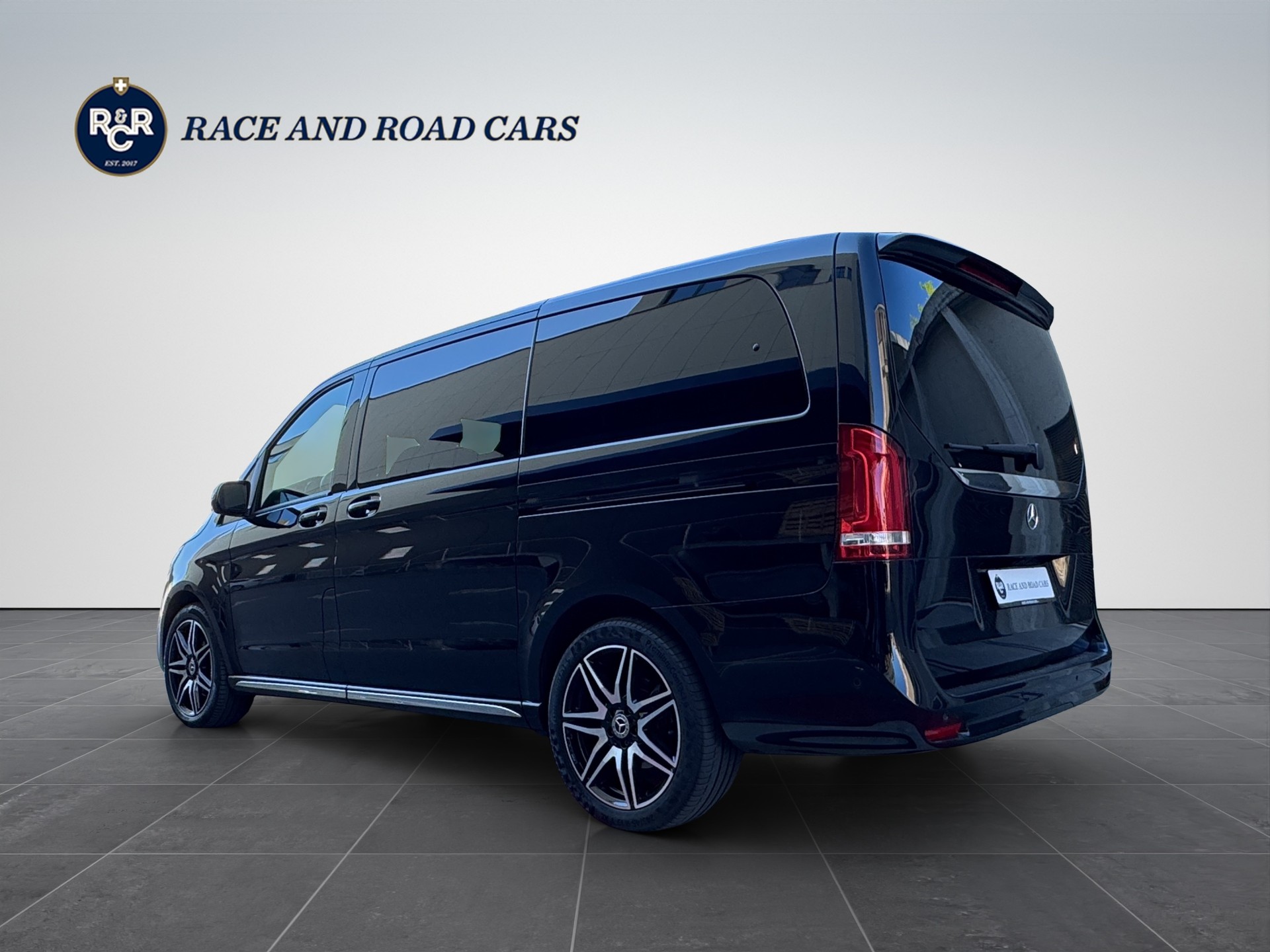 MERCEDES-BENZ V 300 d lang Avantgarde 4 Matic-image-6