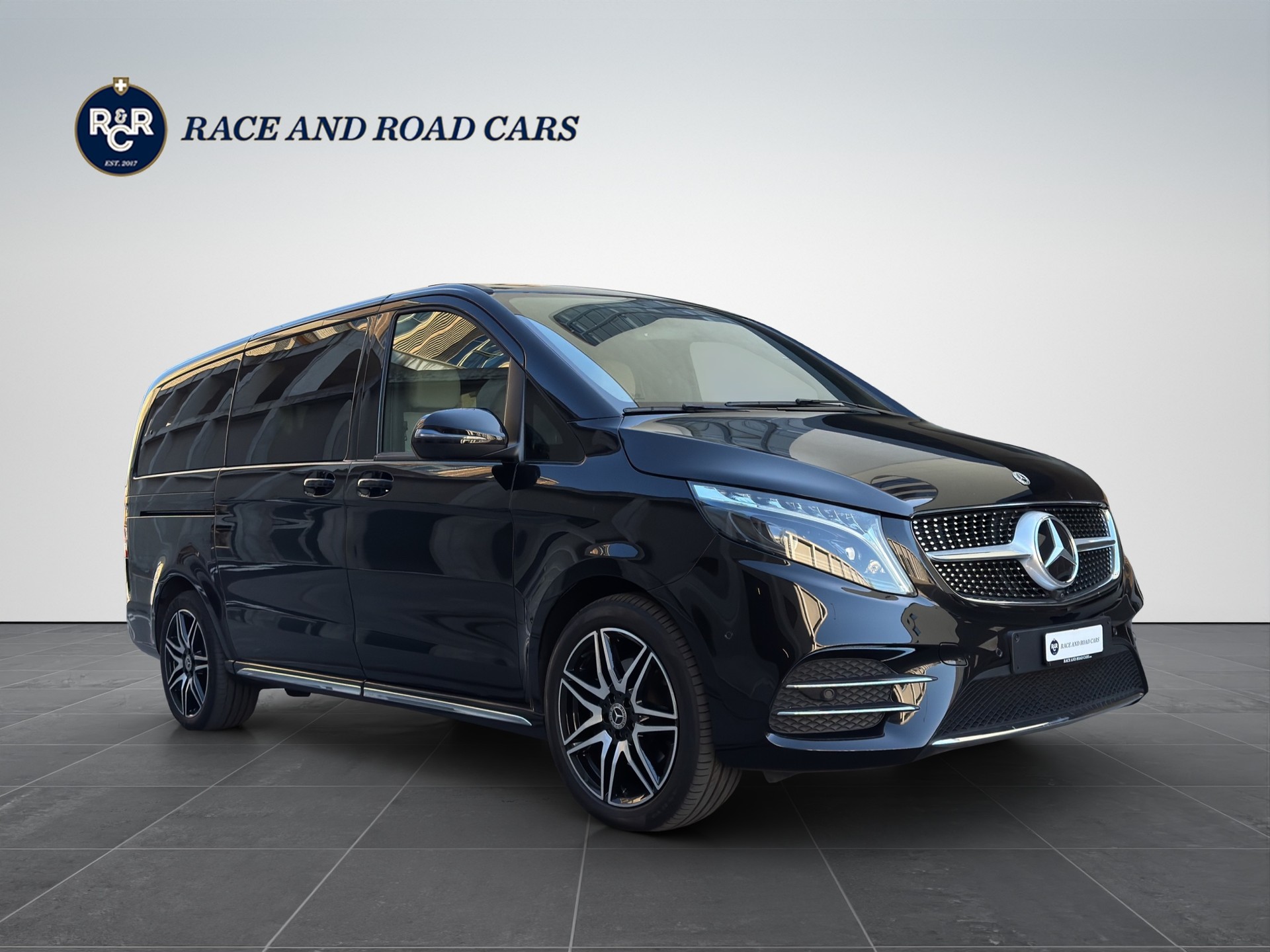 MERCEDES-BENZ V 300 d lang Avantgarde 4 Matic-image-2
