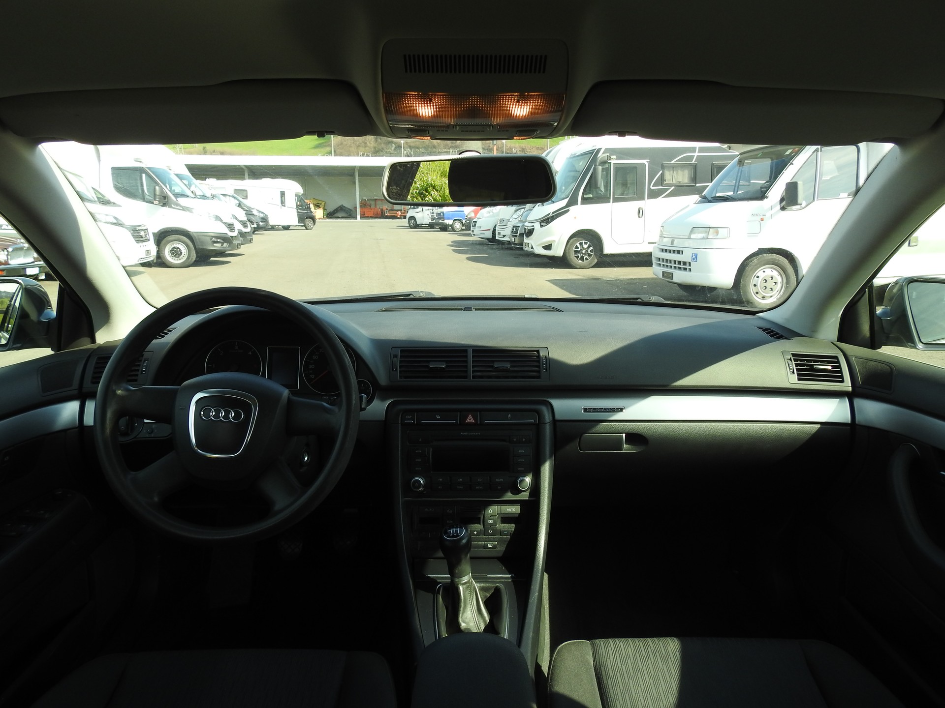 AUDI A4 Avant 2.0 TDI quattro-image-15