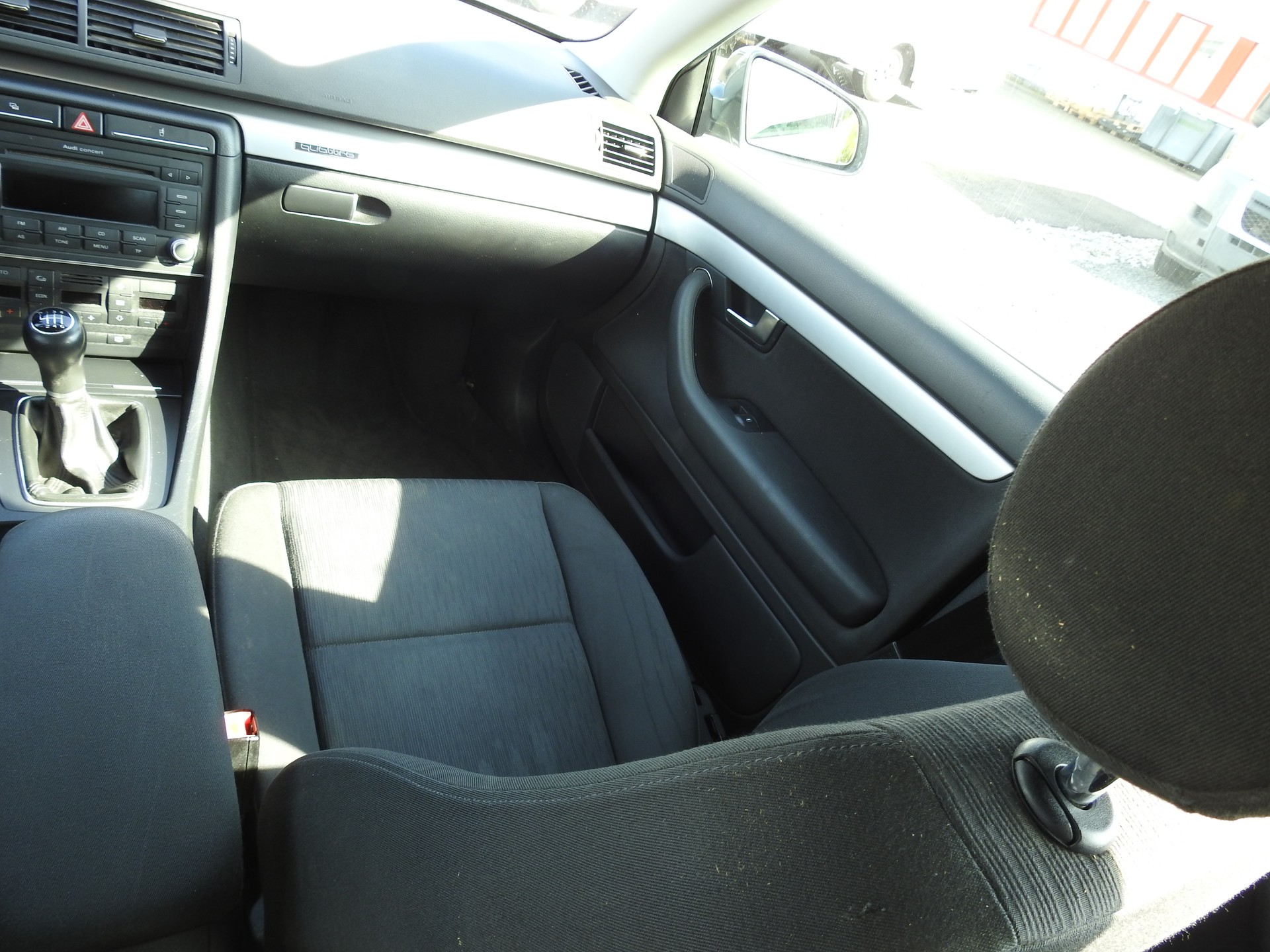 AUDI A4 Avant 2.0 TDI quattro-image-17