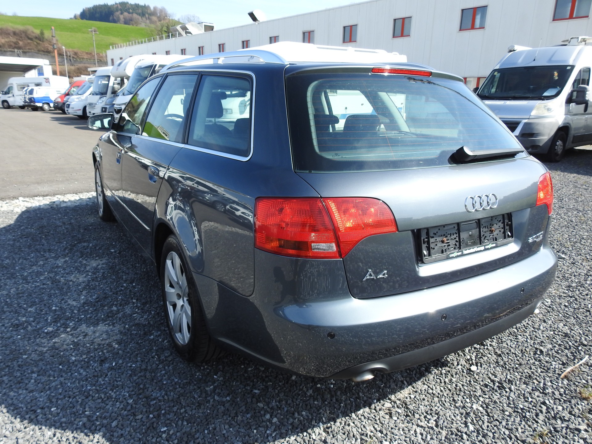 AUDI A4 Avant 2.0 TDI quattro-image-3