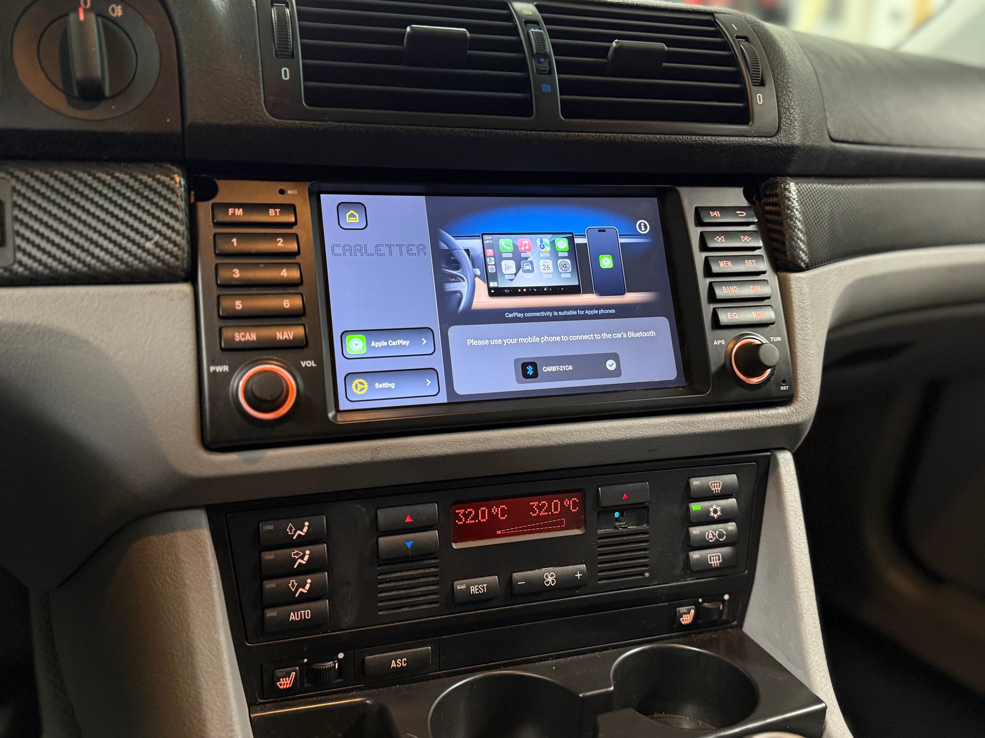 BMW 520i-image-12