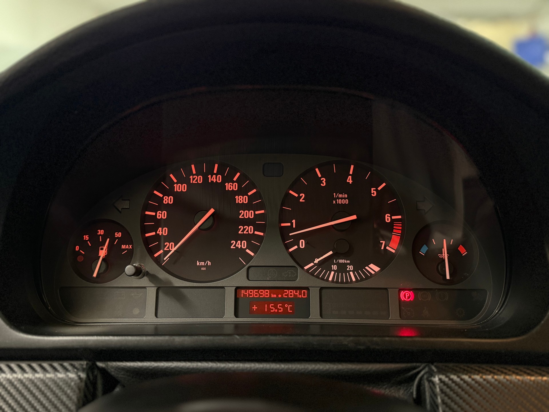 BMW 520i-image-13
