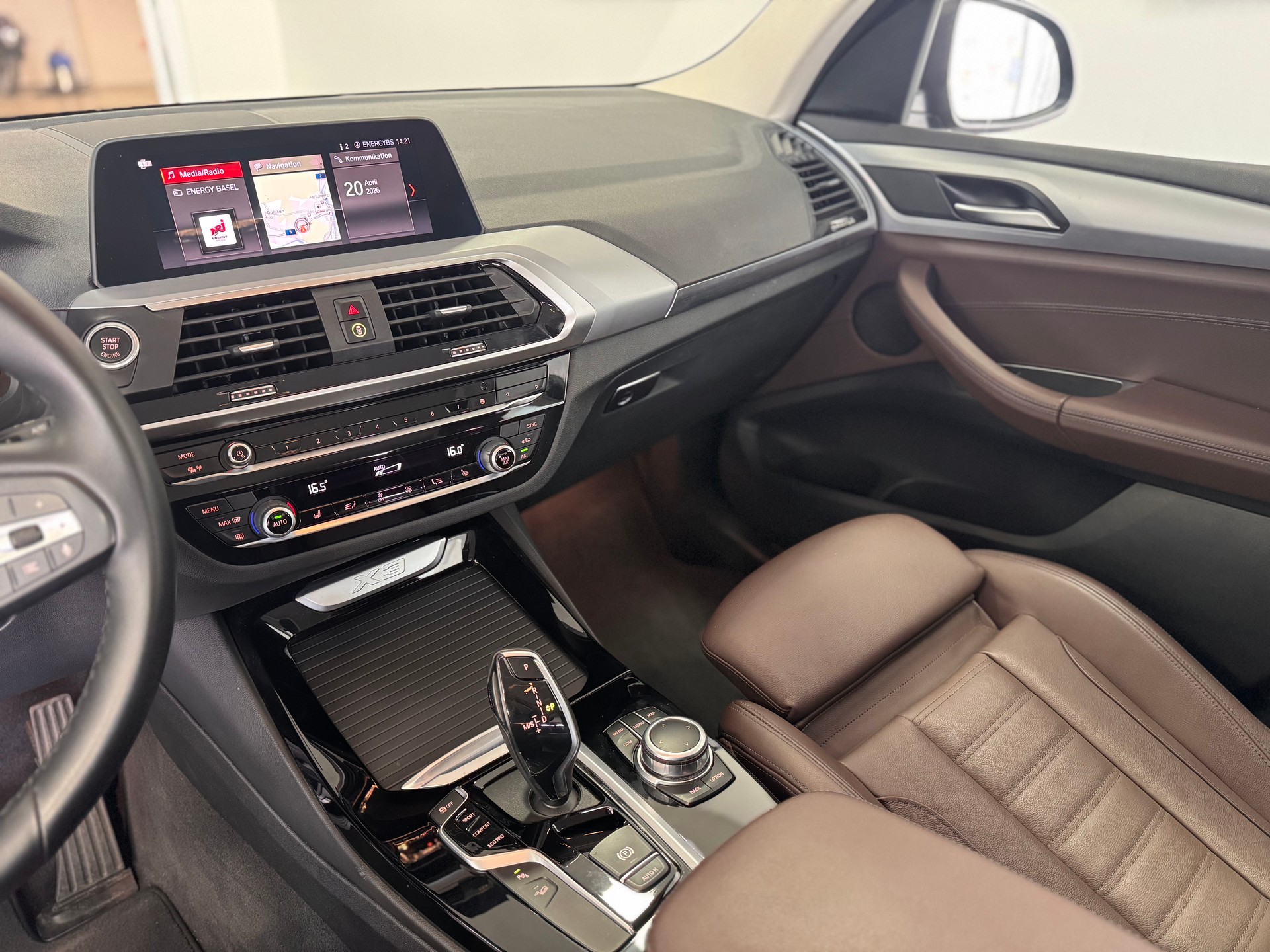 BMW X3 xDrive 48V 20d Steptronic *Leder Vernasca Braun / Live Cockpit / Apple Carplay / Akustikglas*-image-12