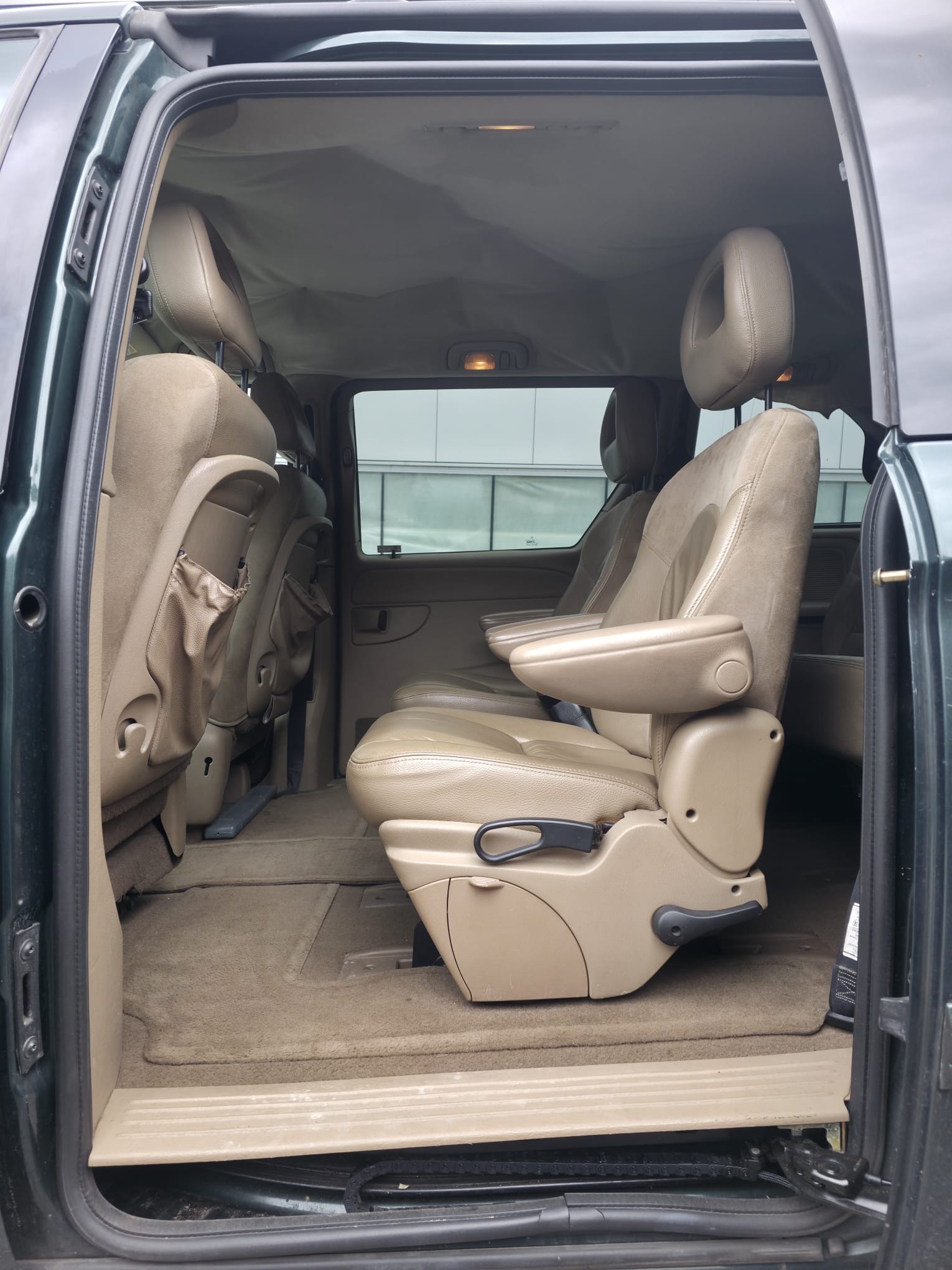 CHRYSLER Voyager 3.3 LX-image-9