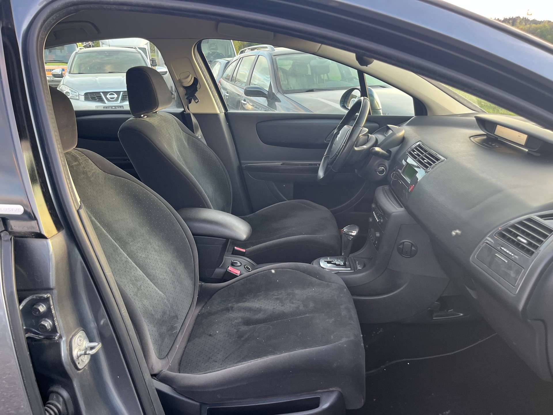 CITROEN C4 Berline 2.0 16V HDi Exclusive Automatic-image-8