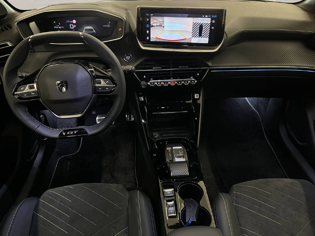 PEUGEOT 208 1.2 Hybrid 145 GT-image-5
