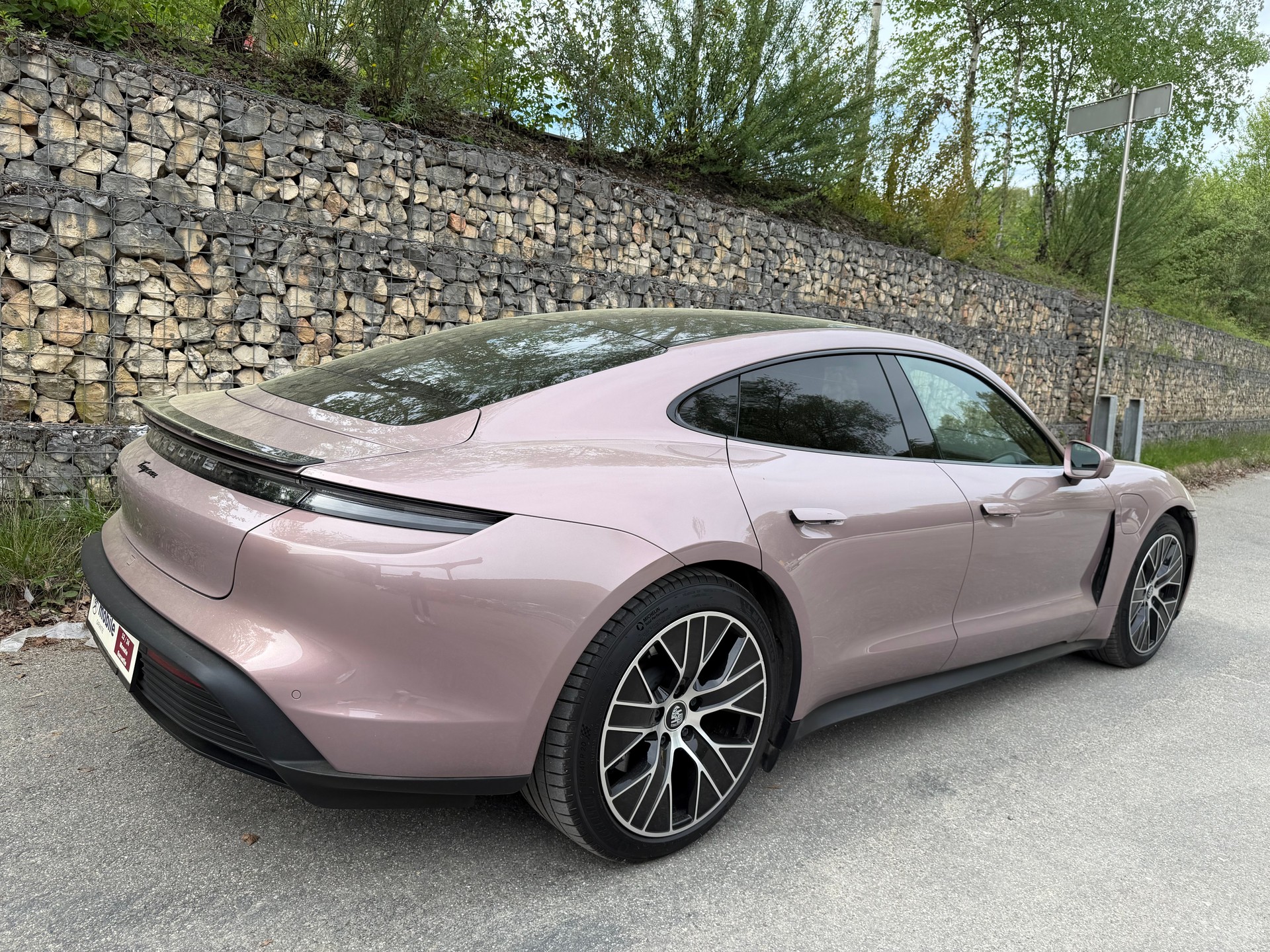 PORSCHE Taycan-image-6