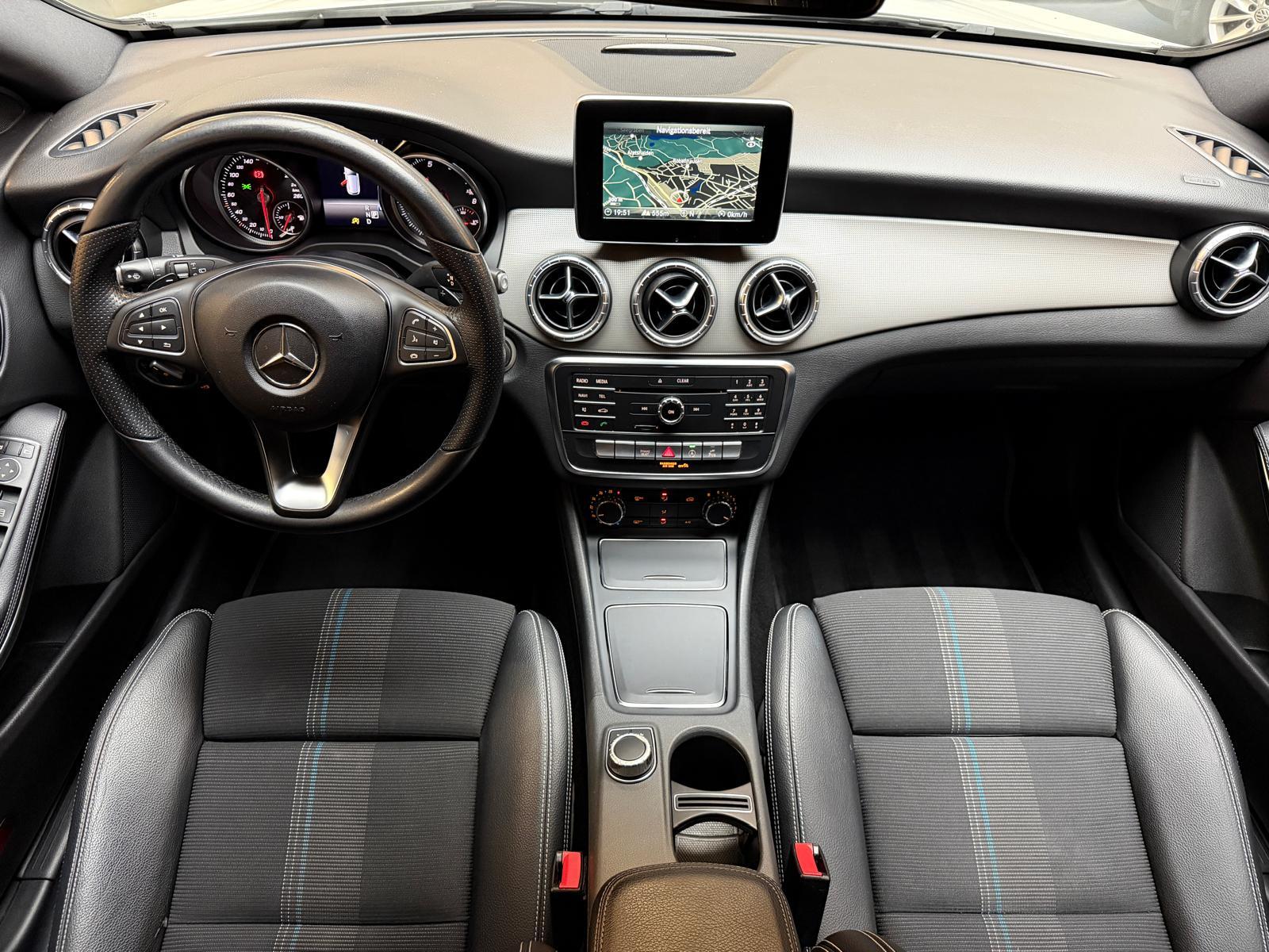 MERCEDES-BENZ CLA 200 Urban Shooting Brake-image-13