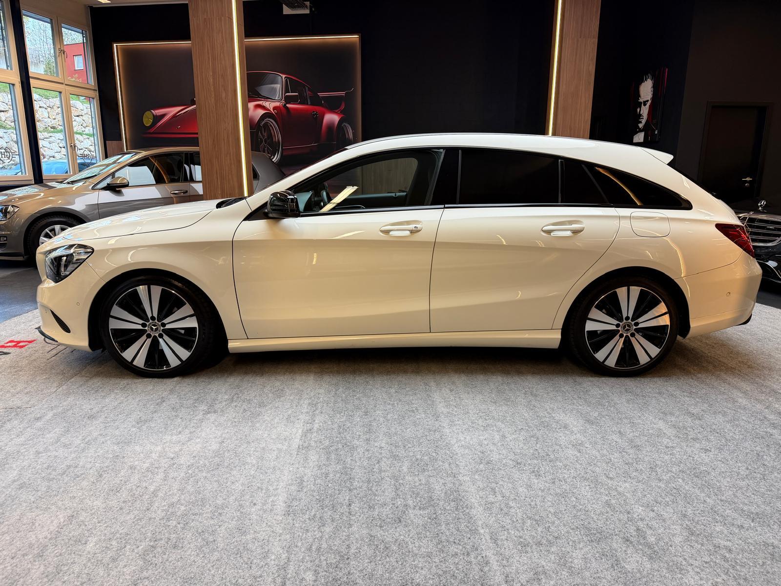 MERCEDES-BENZ CLA 200 Urban Shooting Brake-image-4
