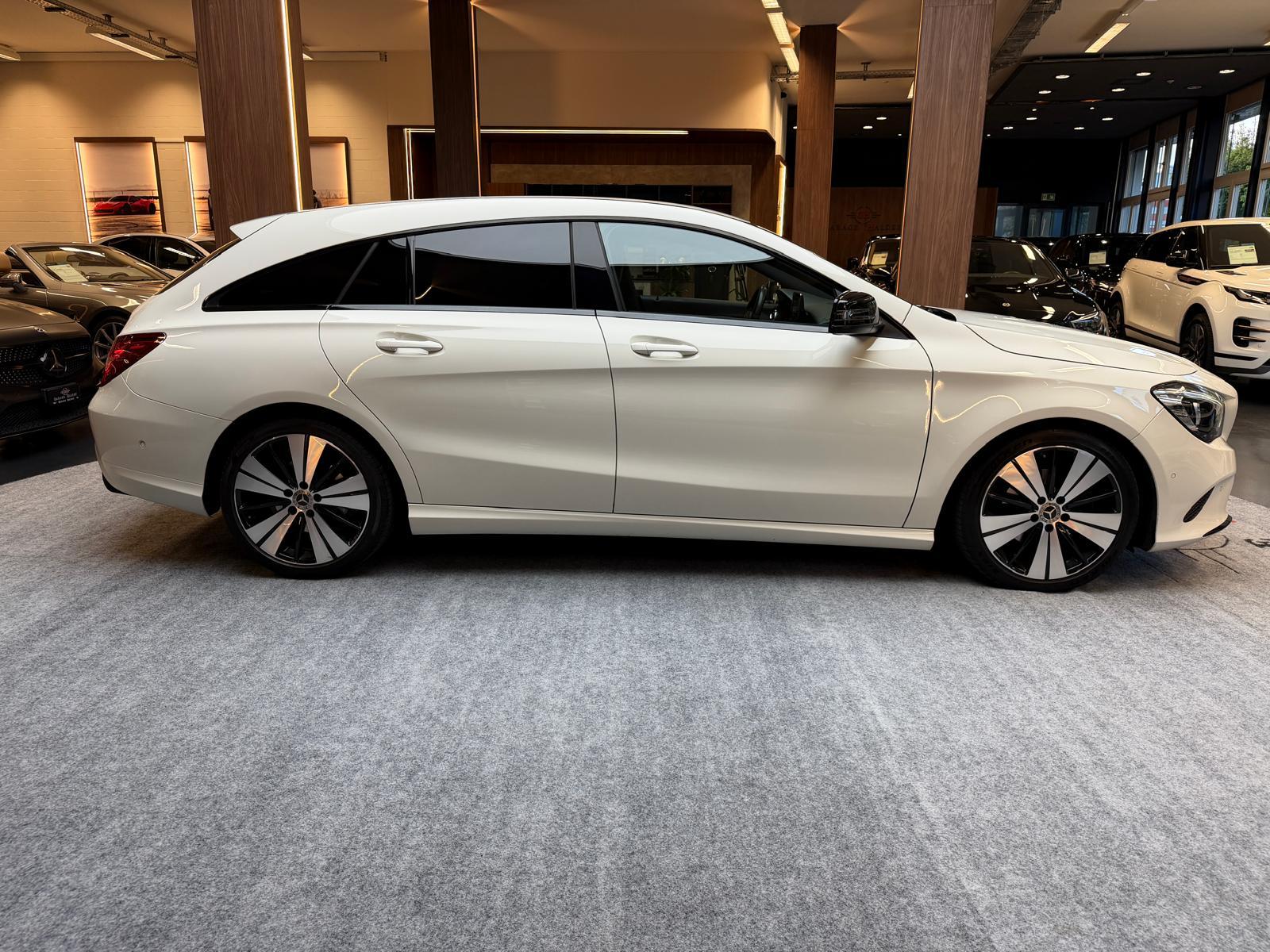 MERCEDES-BENZ CLA 200 Urban Shooting Brake-image-8