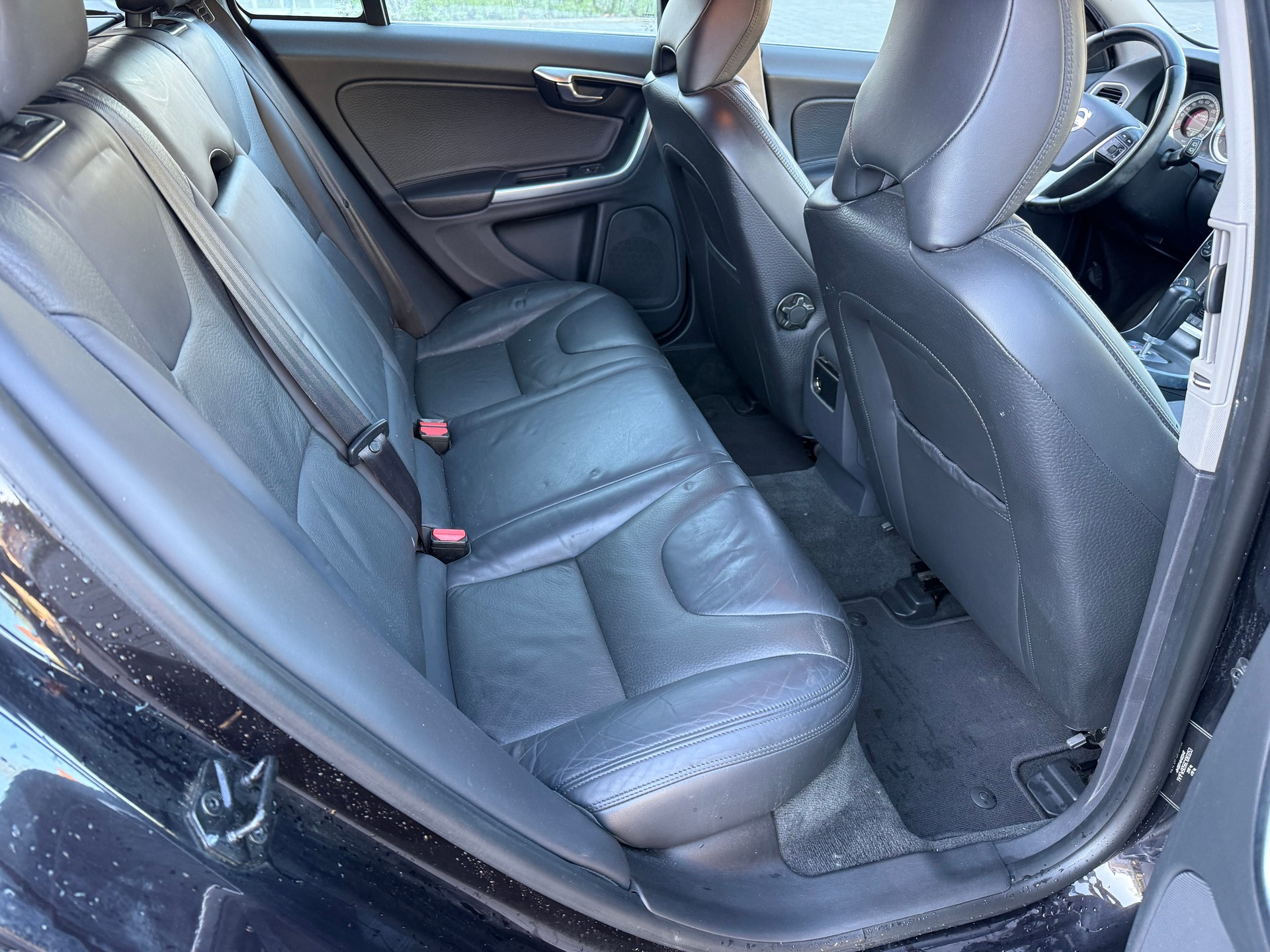 VOLVO V60 T6 AWD Kinetic Geartronic-image-6