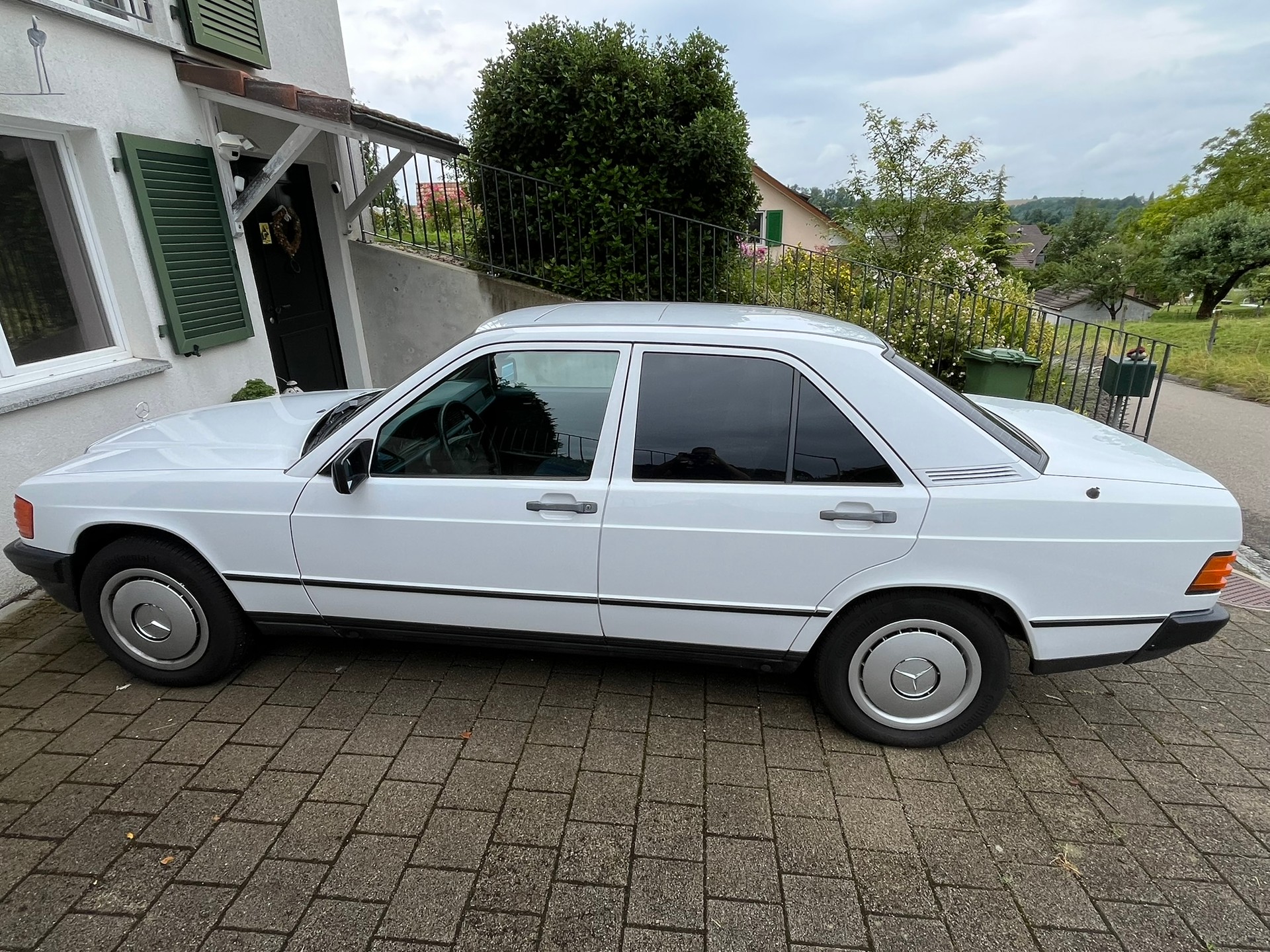 MERCEDES-BENZ 190 E 2.3 ABS-image-5