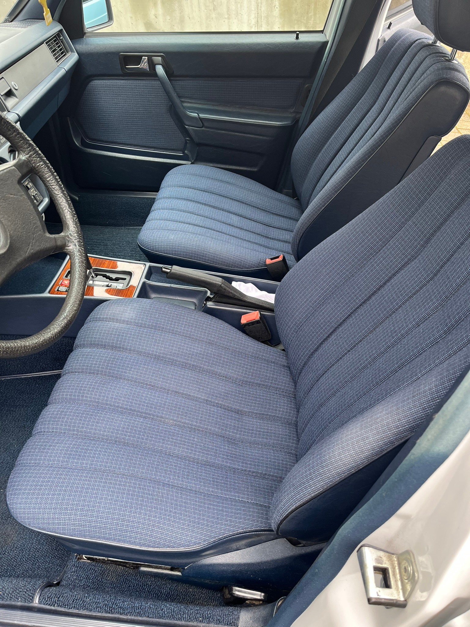 MERCEDES-BENZ 190 E 2.3 ABS-image-2