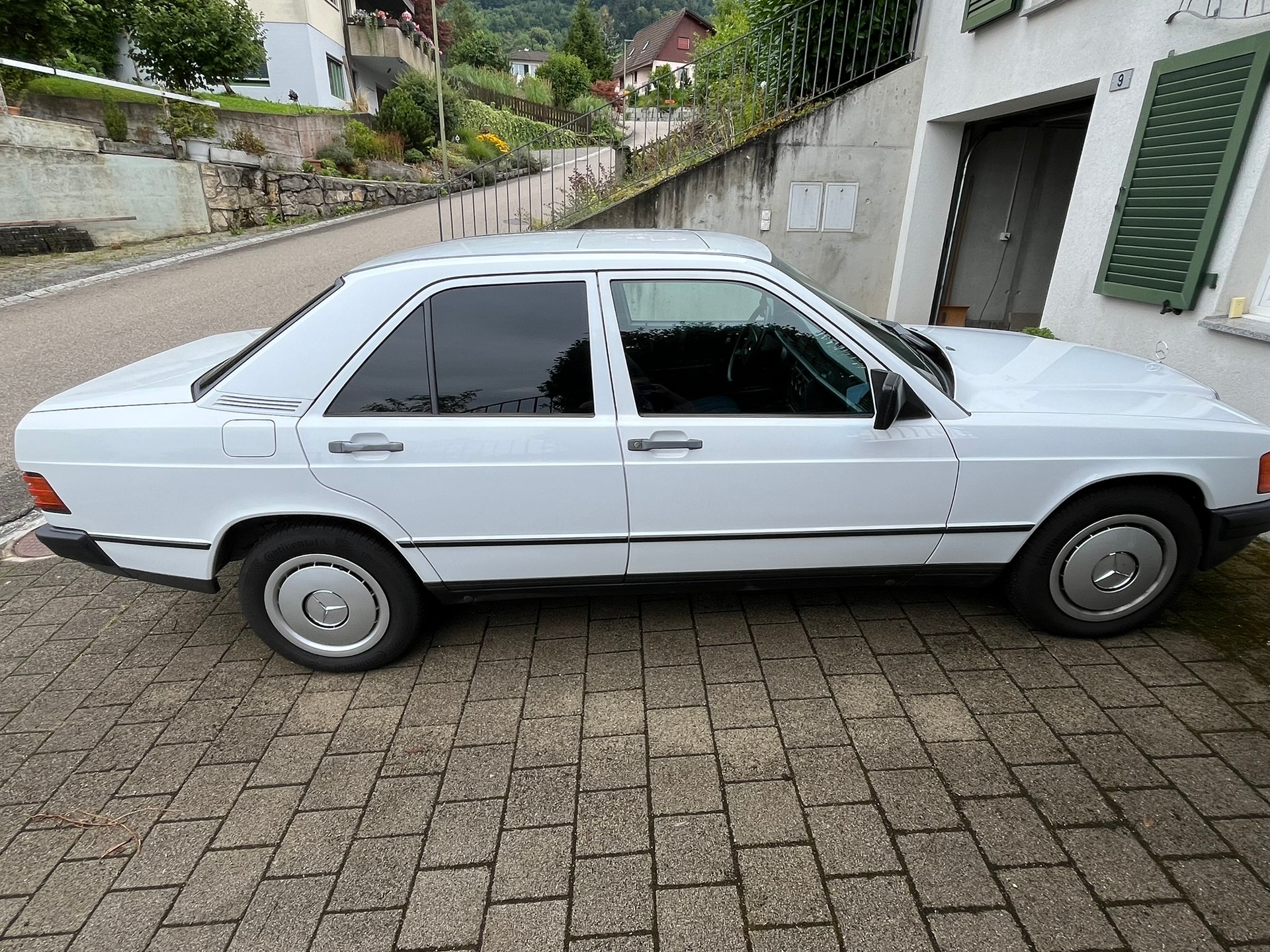 MERCEDES-BENZ 190 E 2.3 ABS-image-6