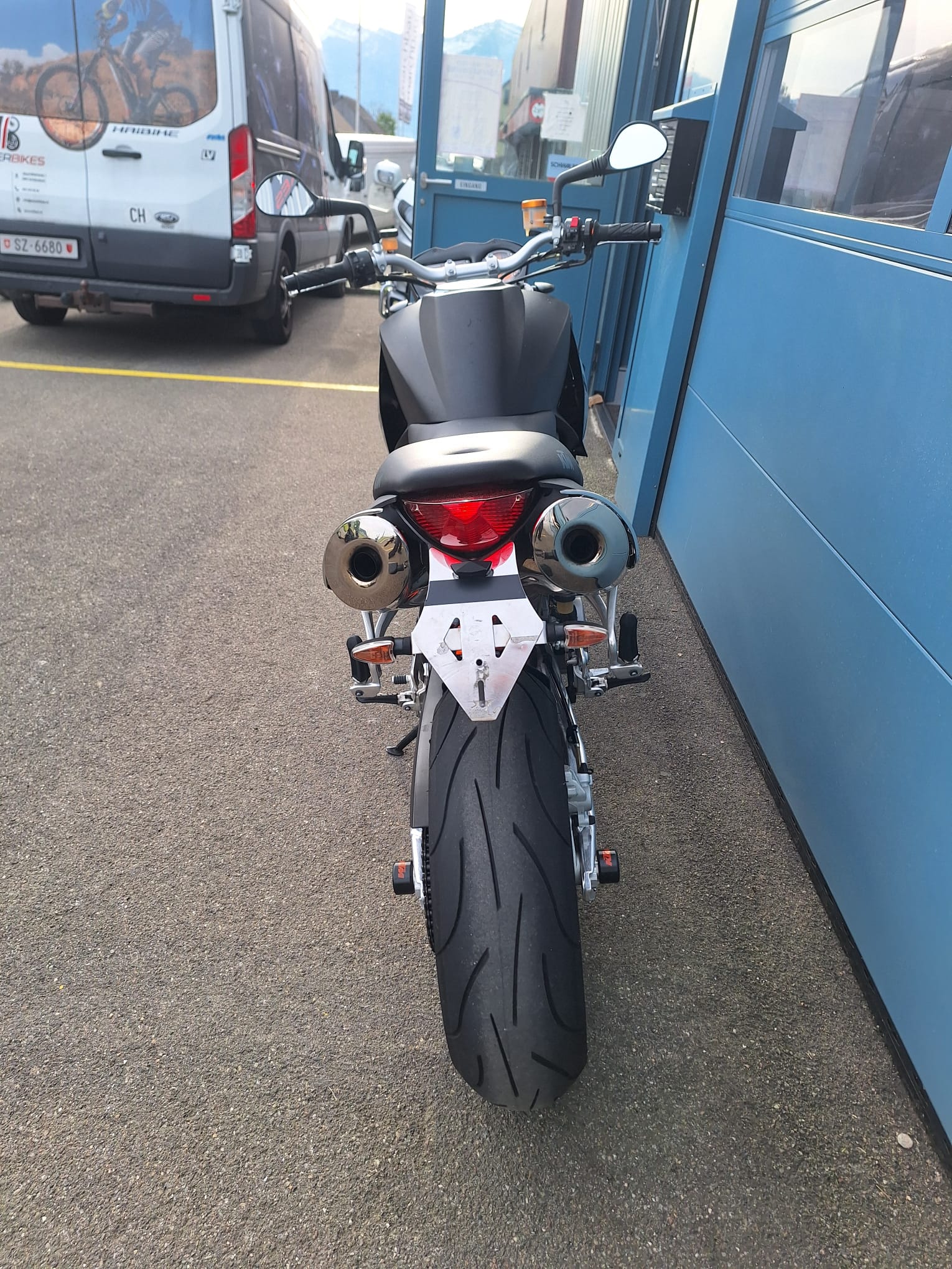 KTM 990 Super Duke-image-3