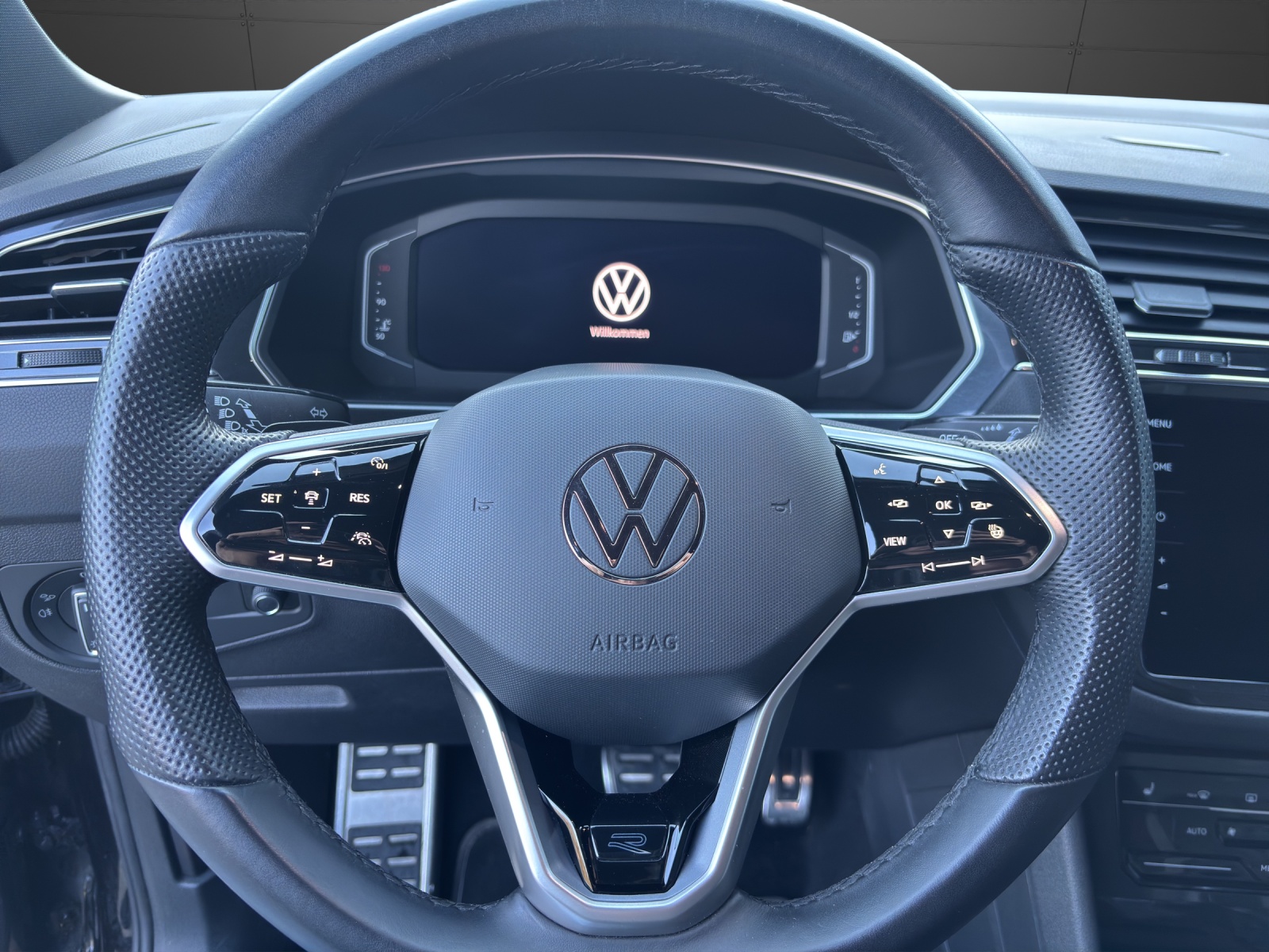 VW Tiguan 2.0TSI R-Line 4Motion DSG-image-4