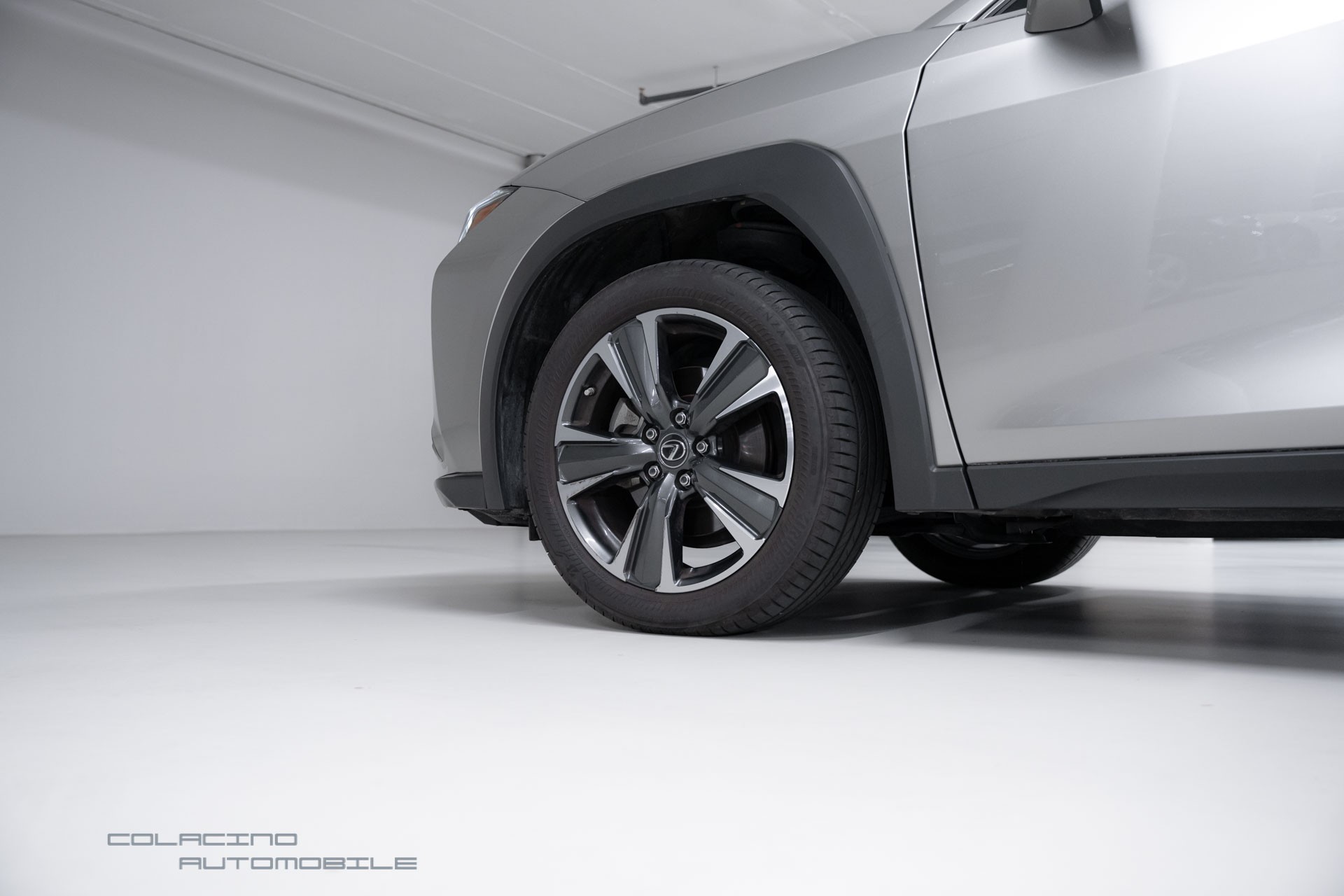 LEXUS UX 250h E-Four Business-image-10