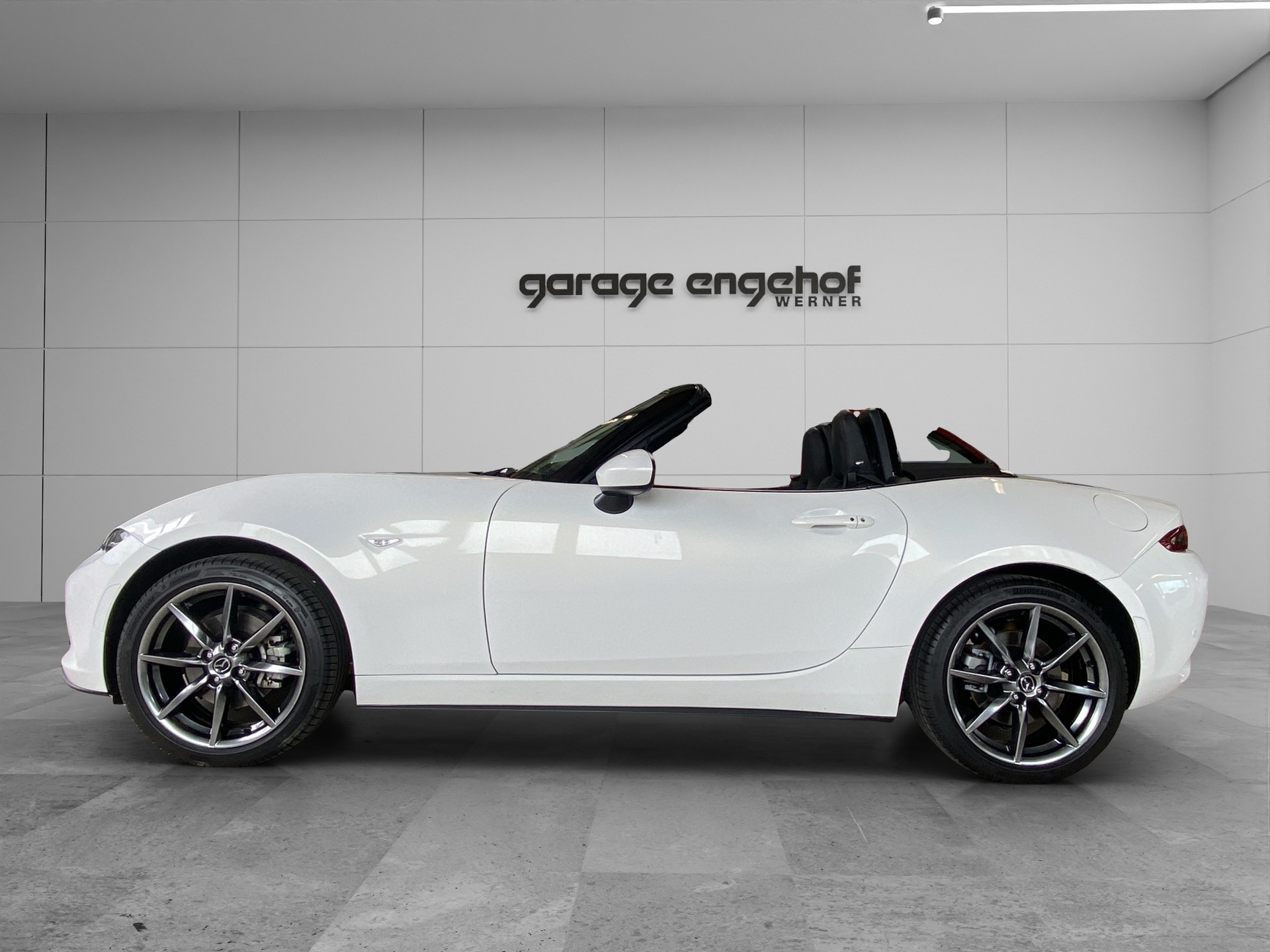 MAZDA MX-5 SKYACTIV-G 160 Revolution-image-2