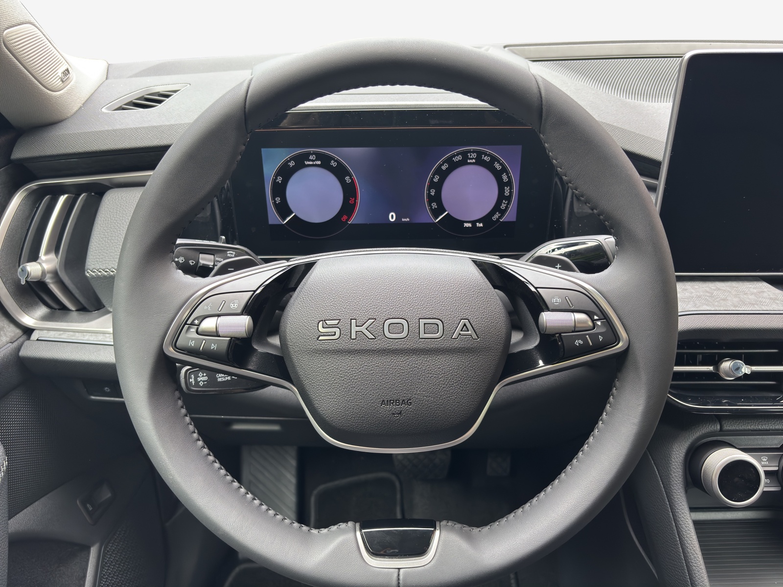 SKODA Kodiaq 2.0 TSI Selection 4x4-image-8