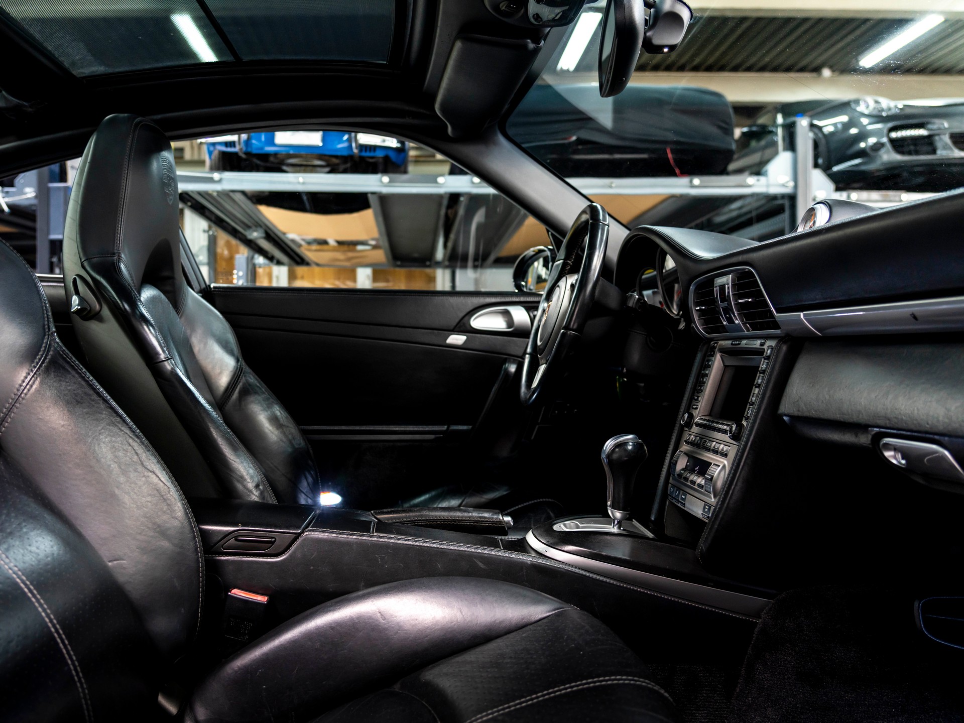 PORSCHE 911 Targa 4S-image-24