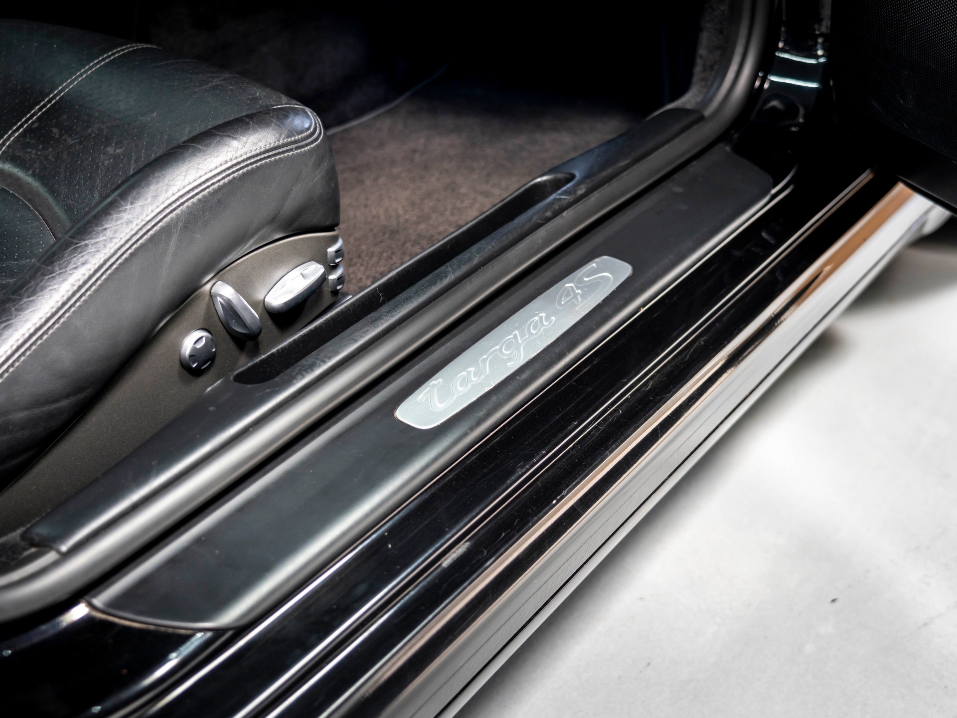 PORSCHE 911 Targa 4S-image-26