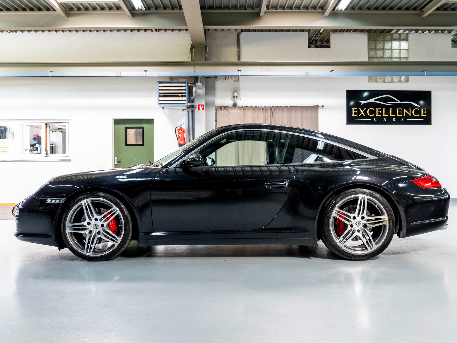 PORSCHE 911 Targa 4S-image-3