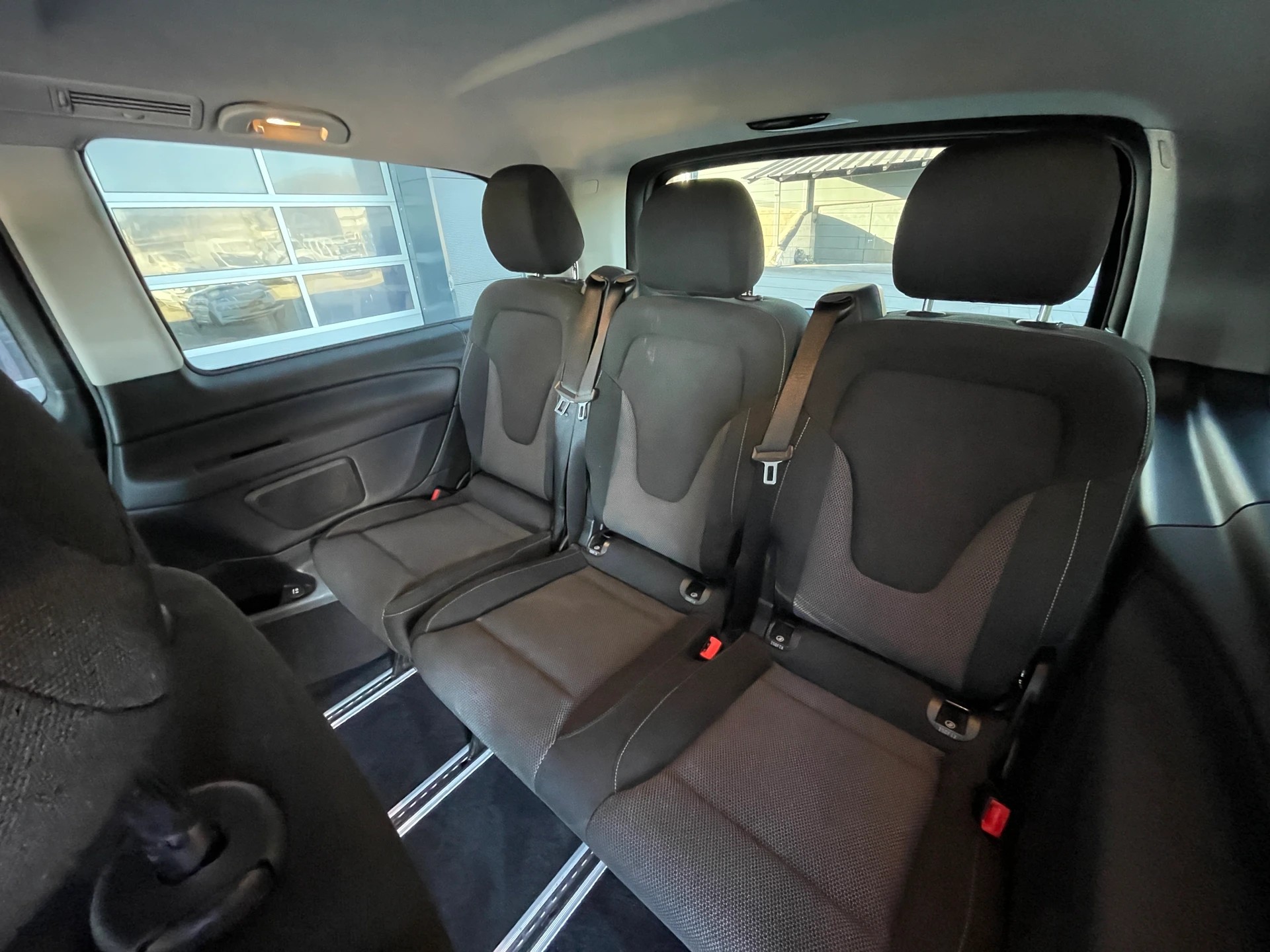 MERCEDES-BENZ V 250 d lang 4Matic 7G-Tronic-image-10