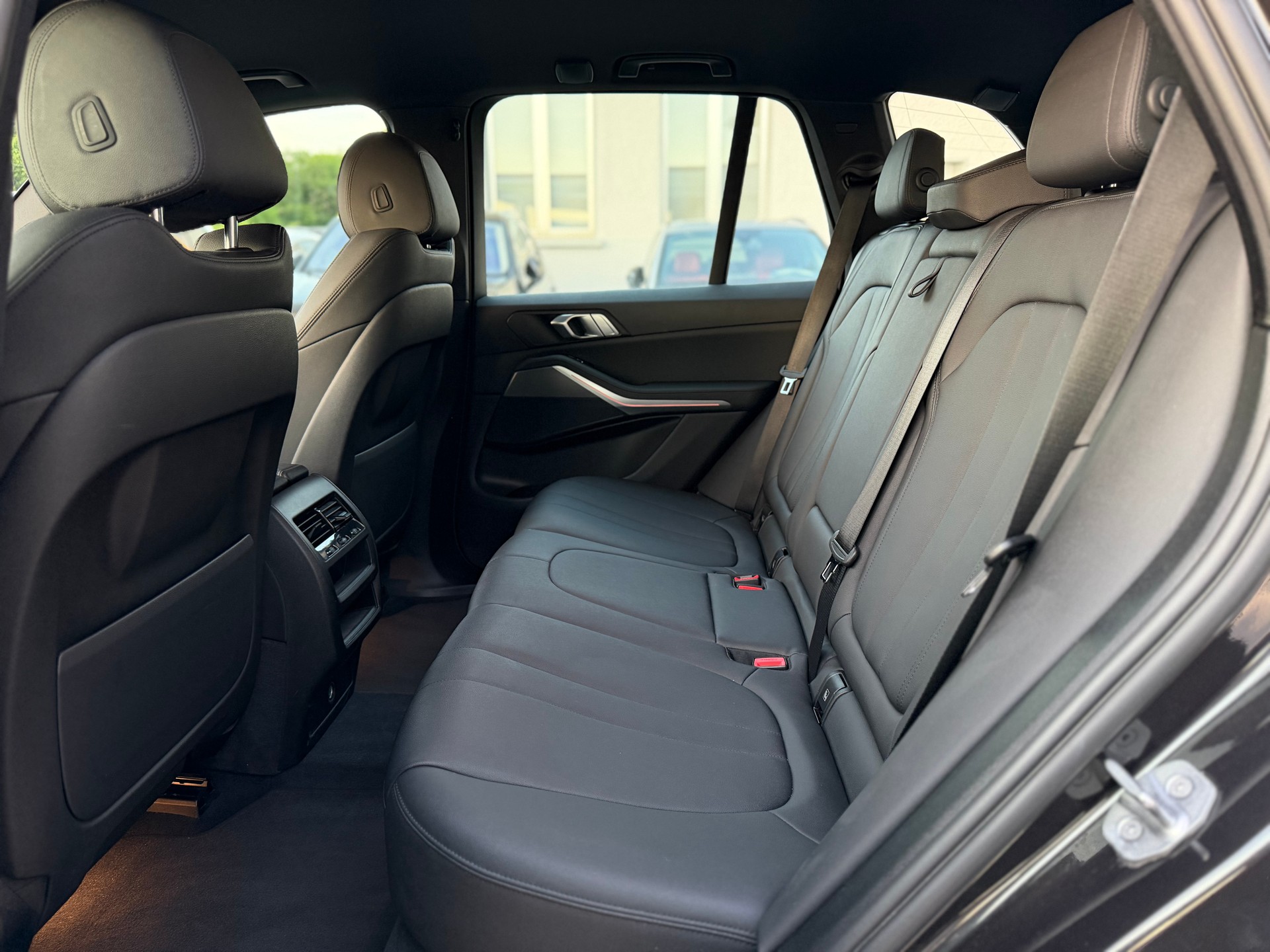 BMW X5 xDrive 48V 40i Steptronic-image-11