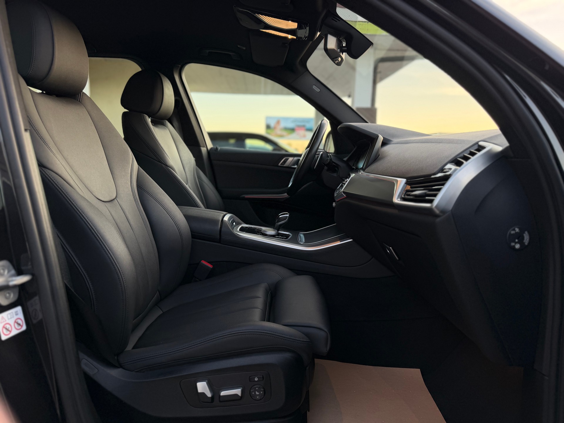 BMW X5 xDrive 48V 40i Steptronic-image-14