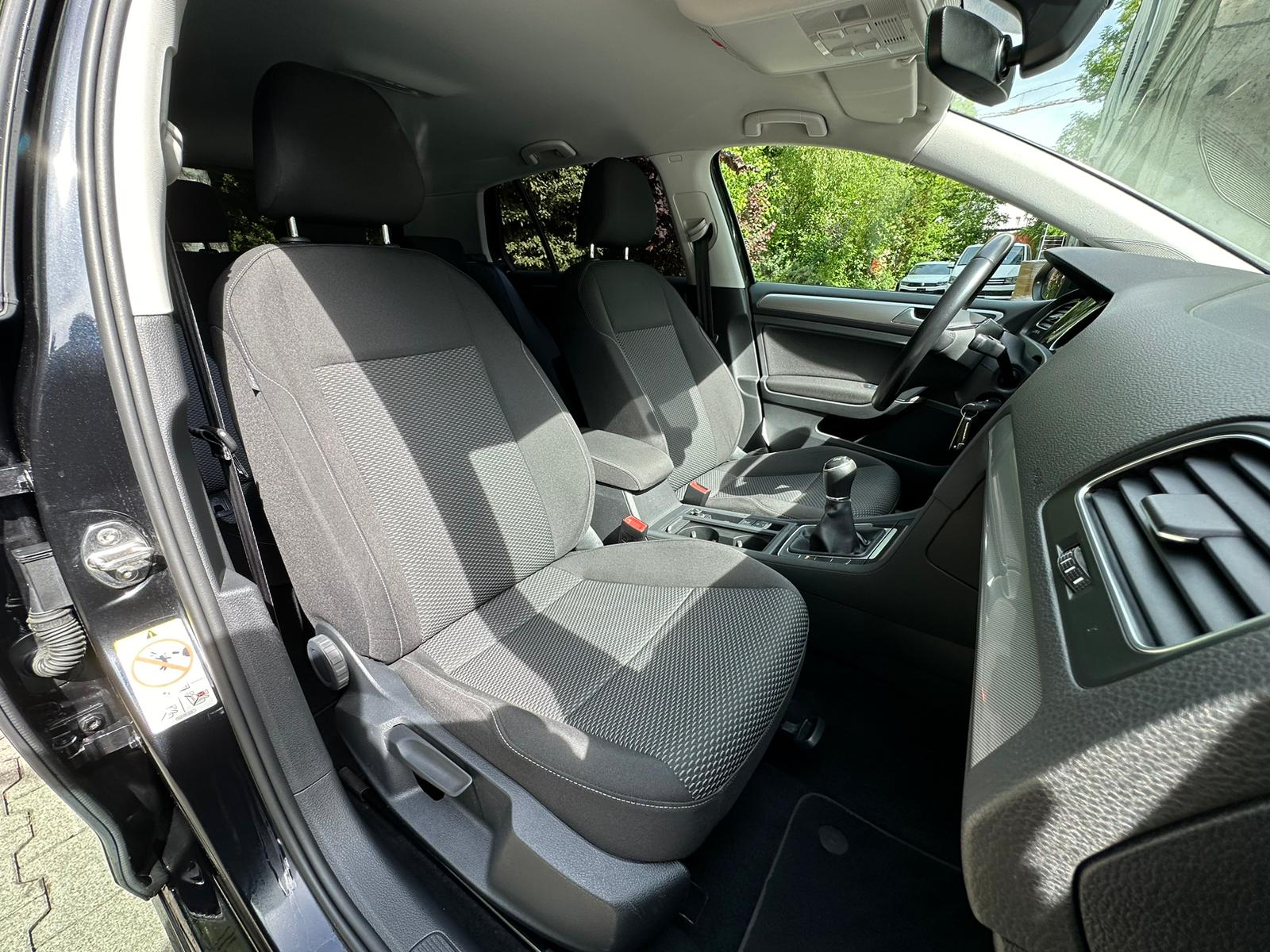 VW Golf 1.0 TSI Trendline-image-15