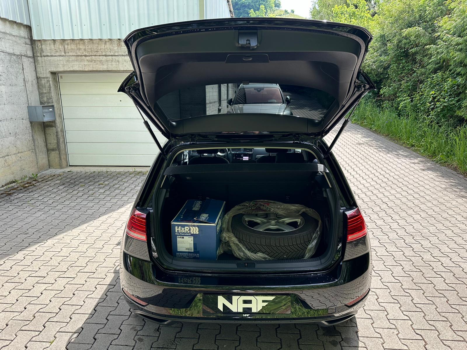 VW Golf 1.0 TSI Trendline-image-11
