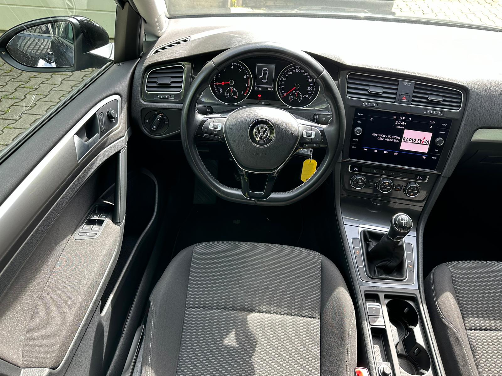 VW Golf 1.0 TSI Trendline-image-17