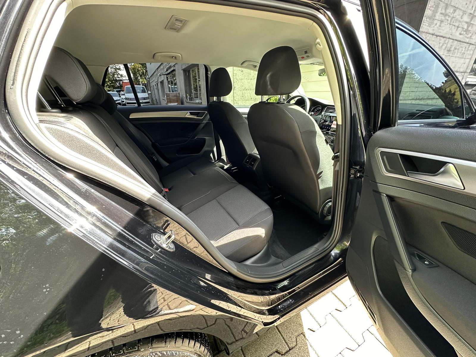 VW Golf 1.0 TSI Trendline-image-13